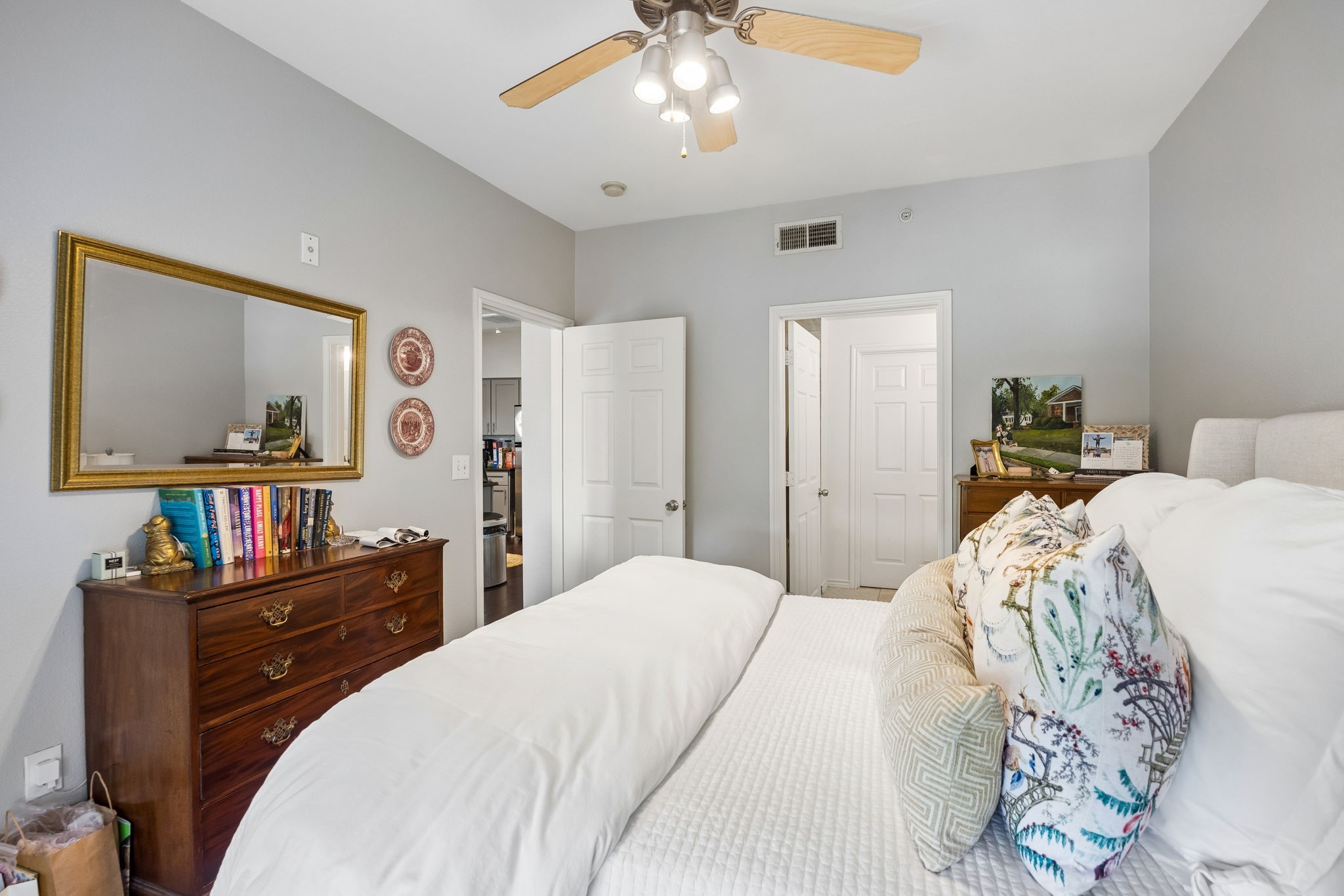 3102 Kings Road 1211