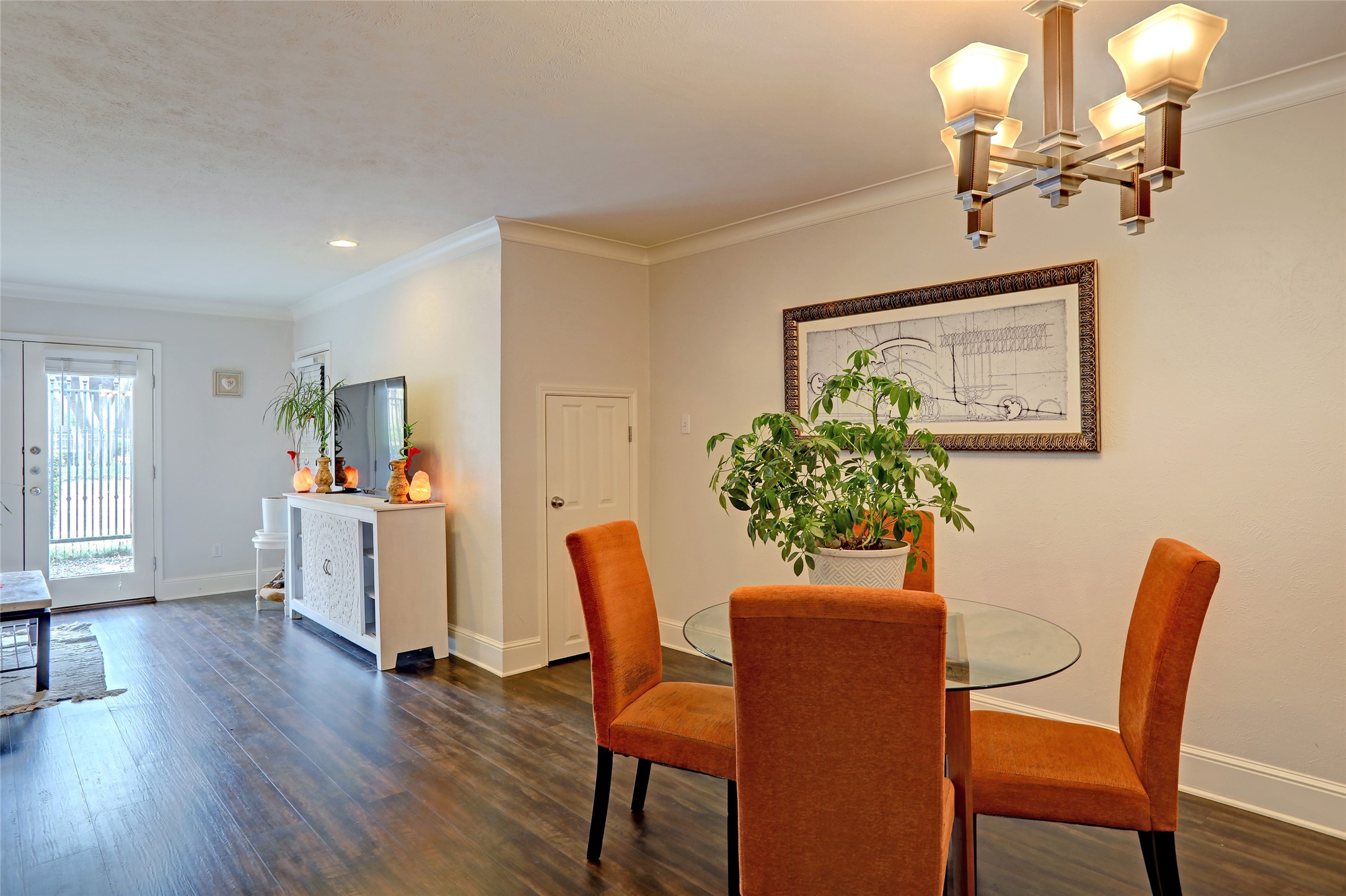7736 Meadow Road 102