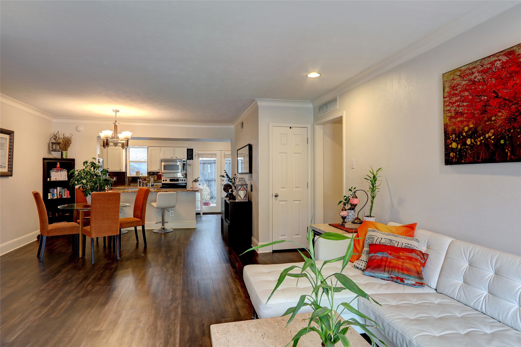 7736 Meadow Road 102