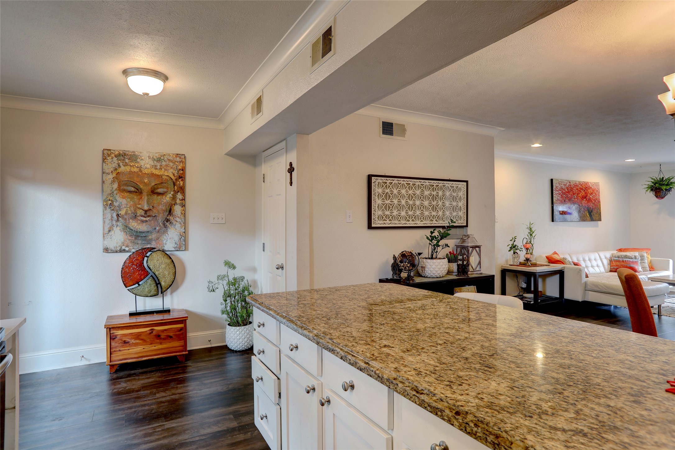 7736 Meadow Road 102