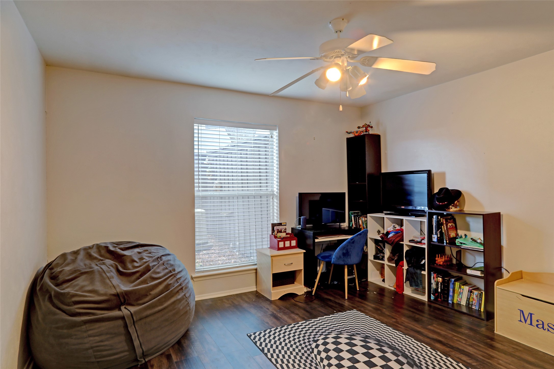 7736 Meadow Road 102