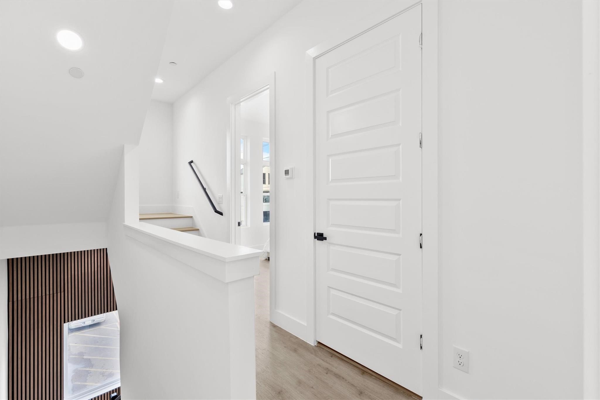 723 W 10th Street 106
