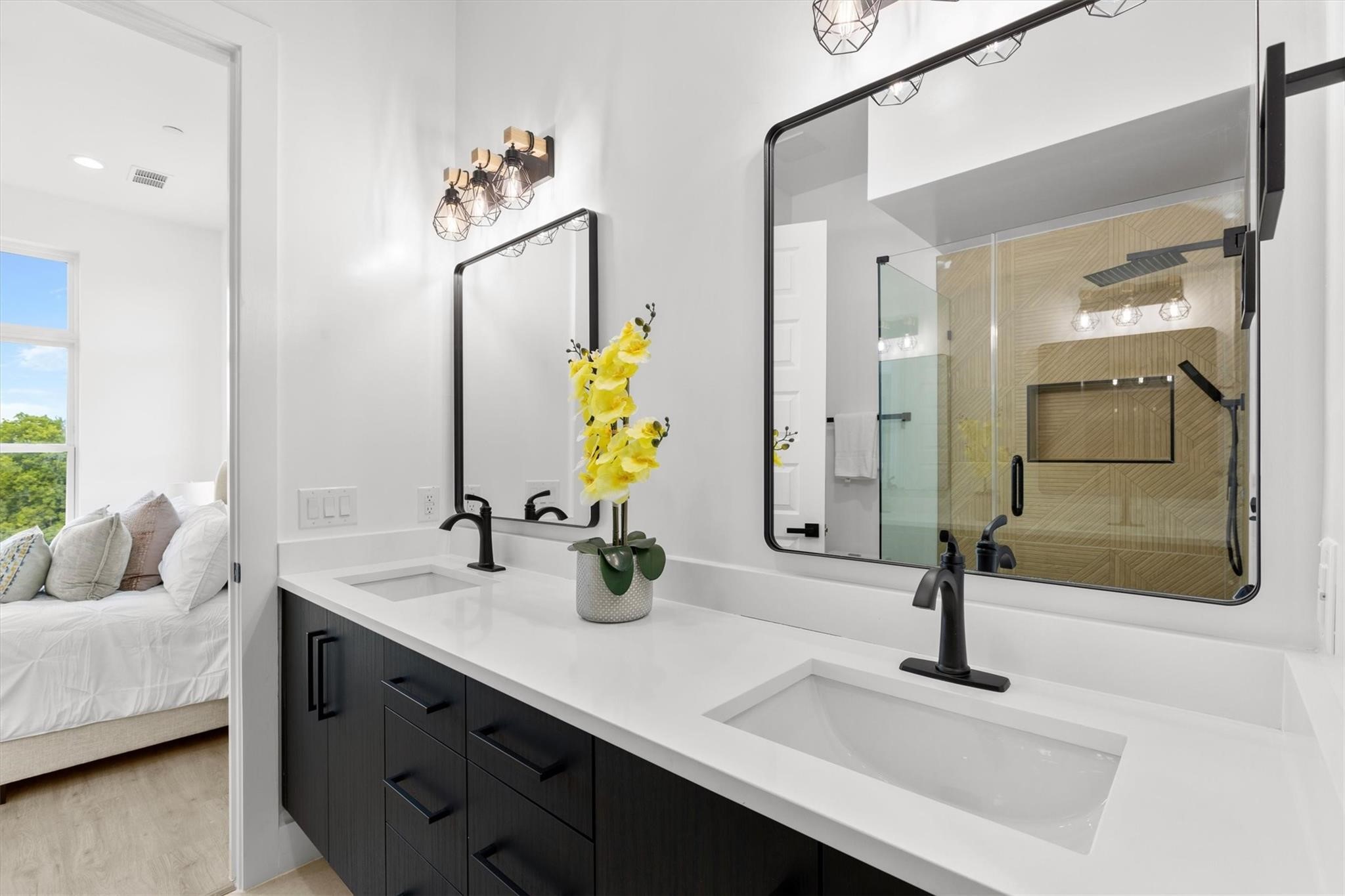 723 W 10th Street 106