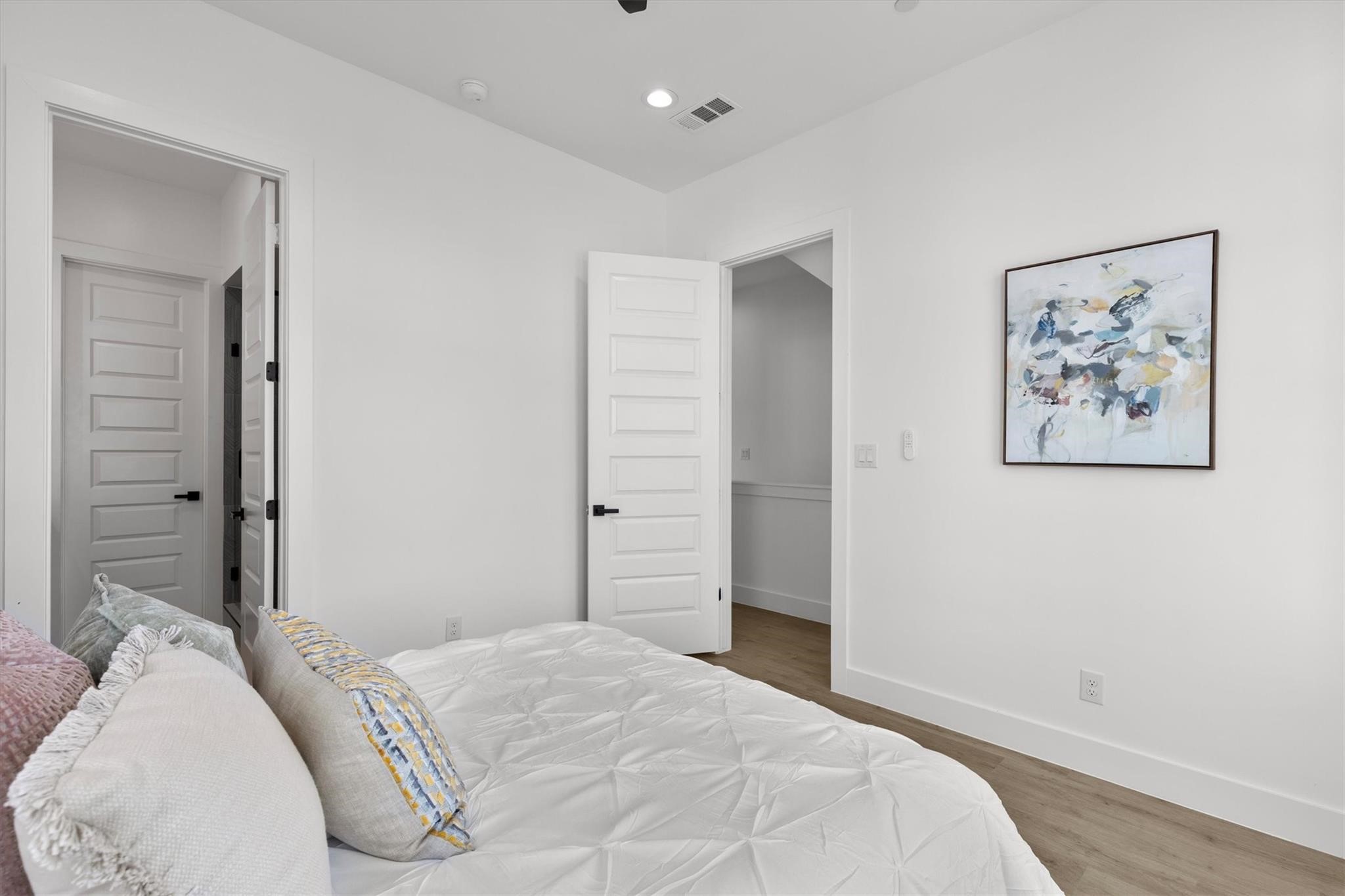 723 W 10th Street 106