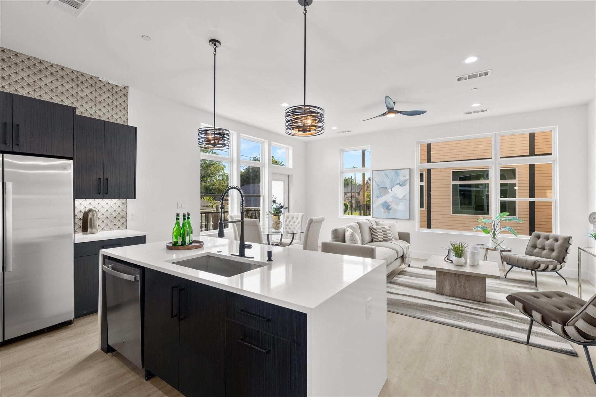 723 W 10th Street 106