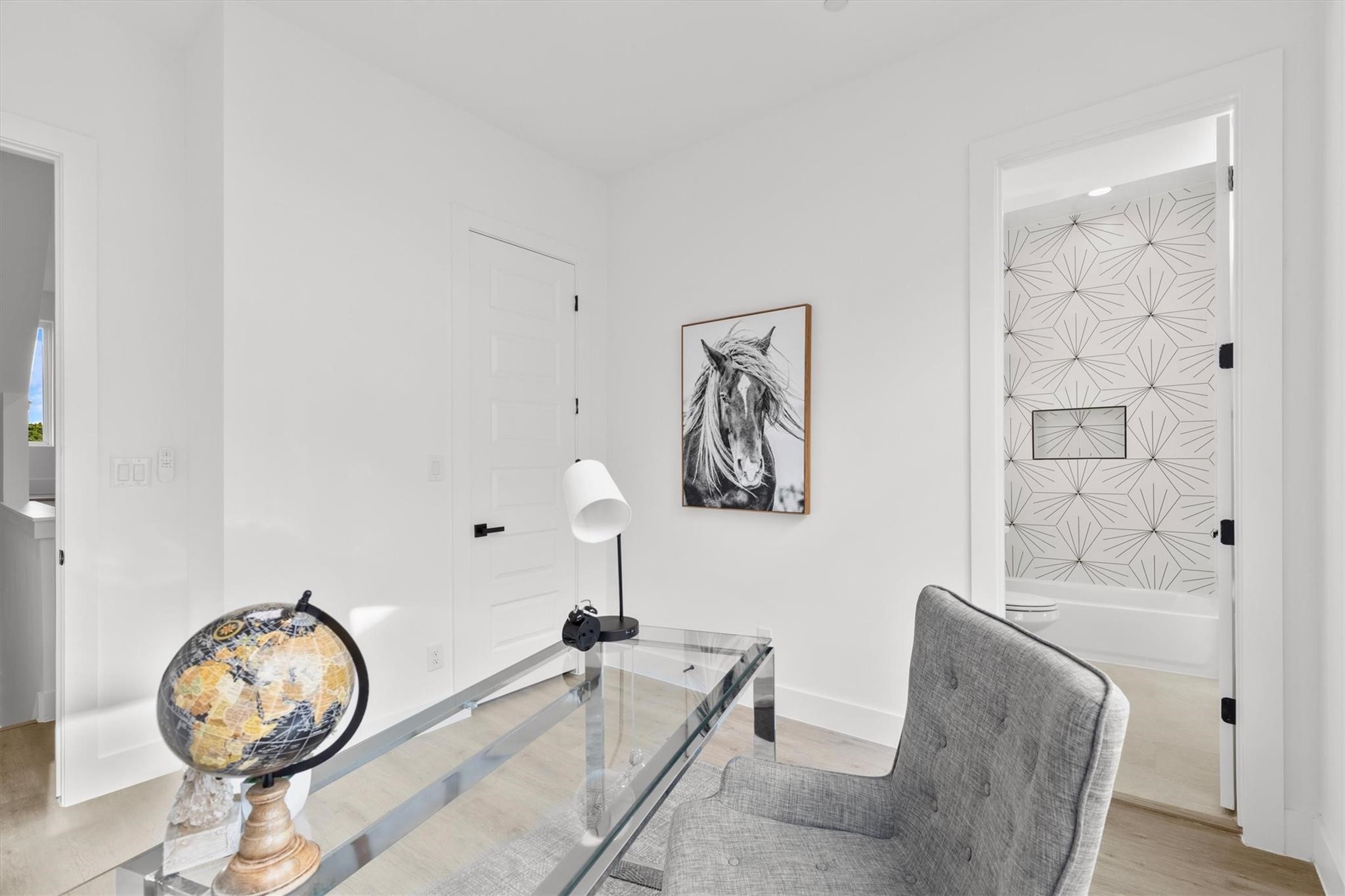 723 W 10th Street 106