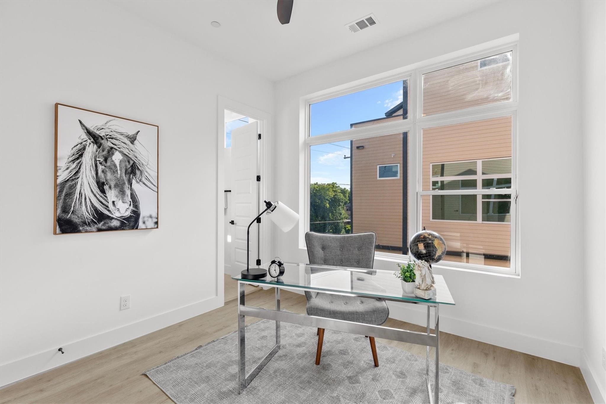723 W 10th Street 106