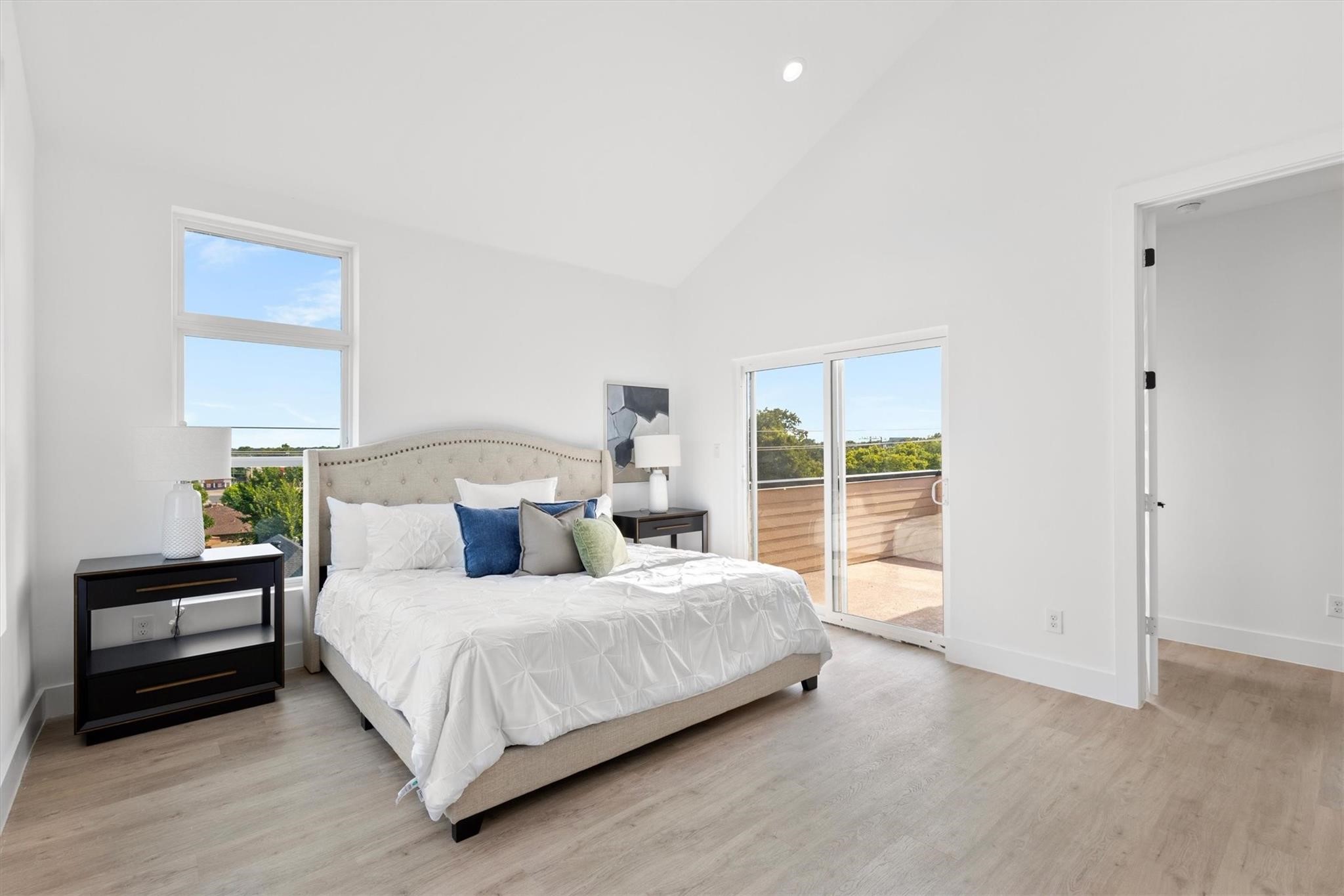723 W 10th Street 106