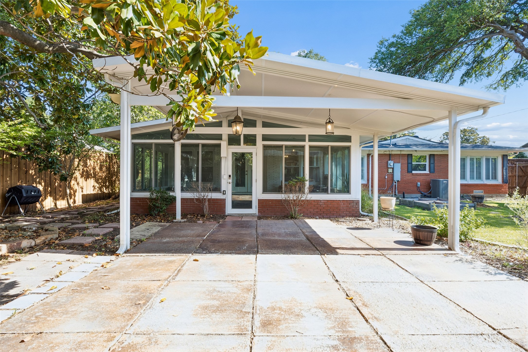 504 Monssen Drive