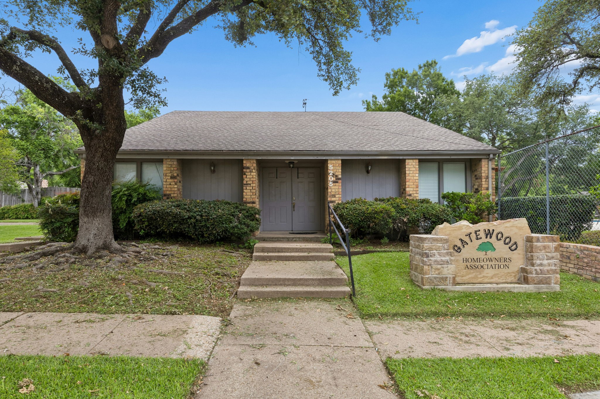 4921 Rollingwood Court