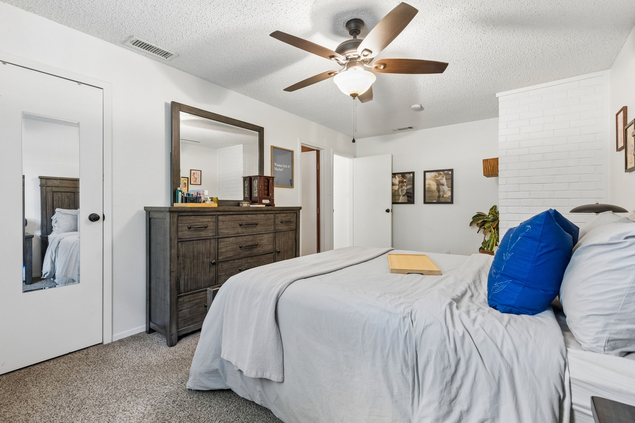 4921 Rollingwood Court