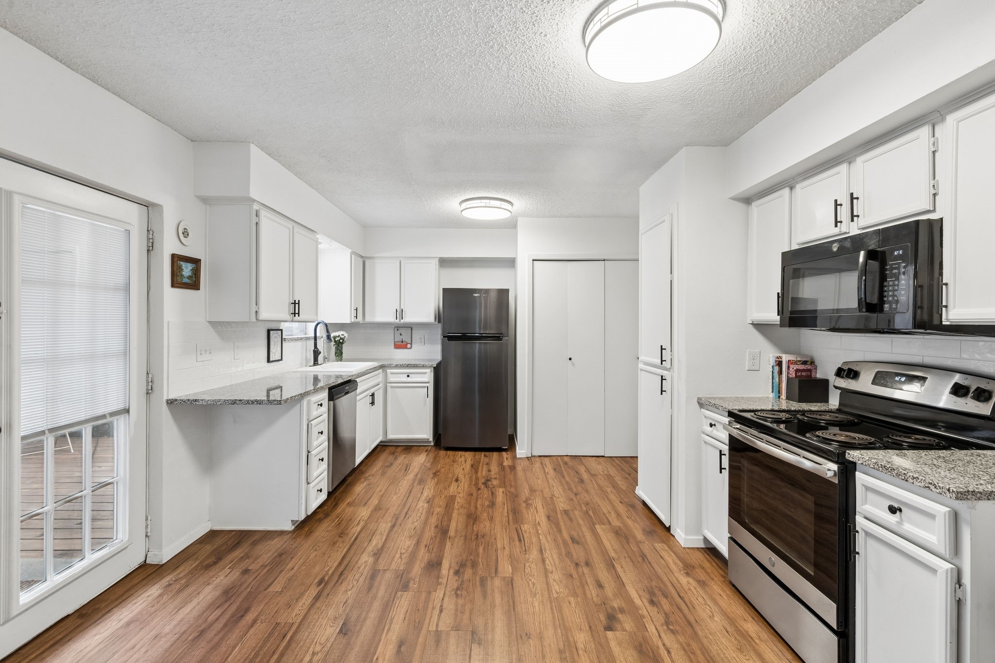 4921 Rollingwood Court