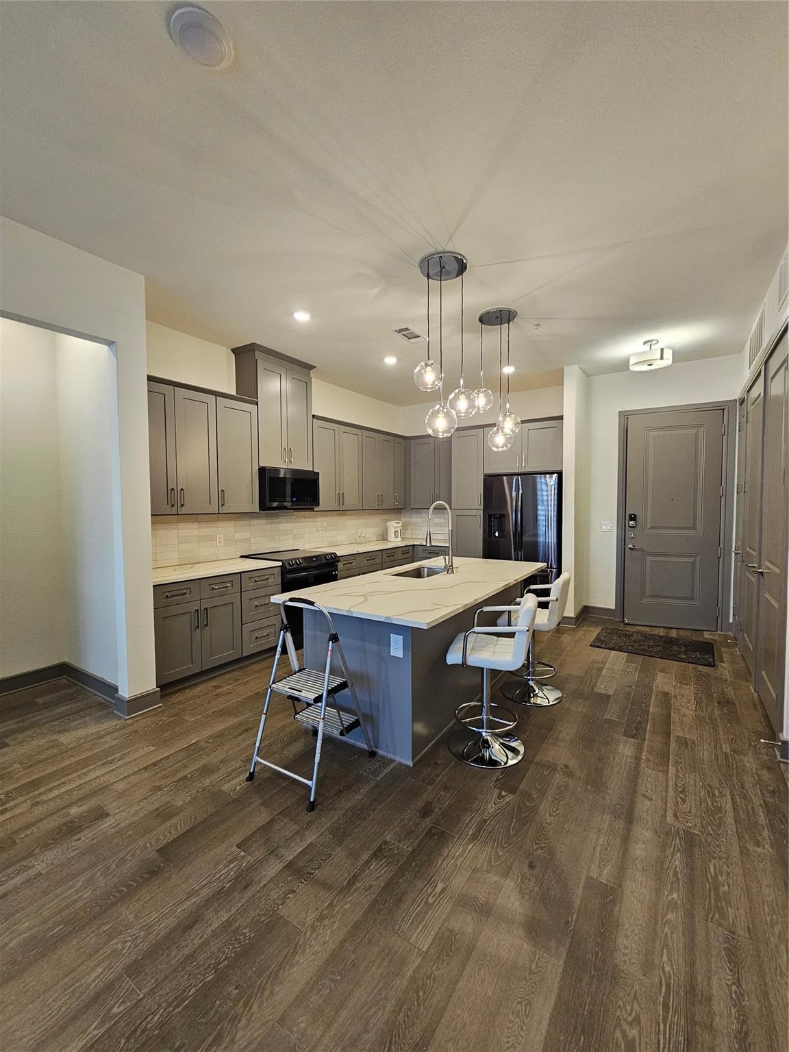 2700 Old Denton Road 3325