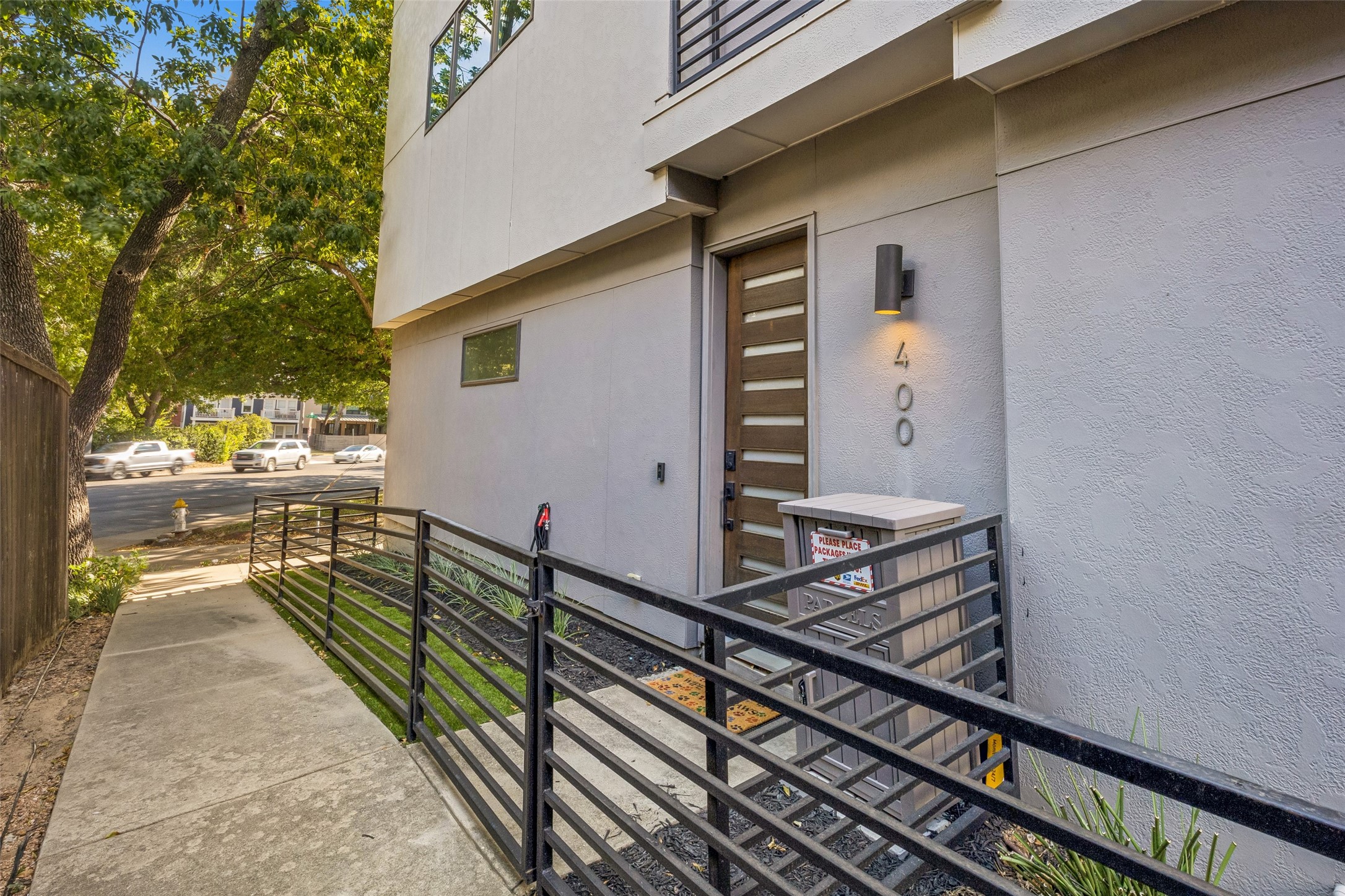 5914 Lindell Avenue 400