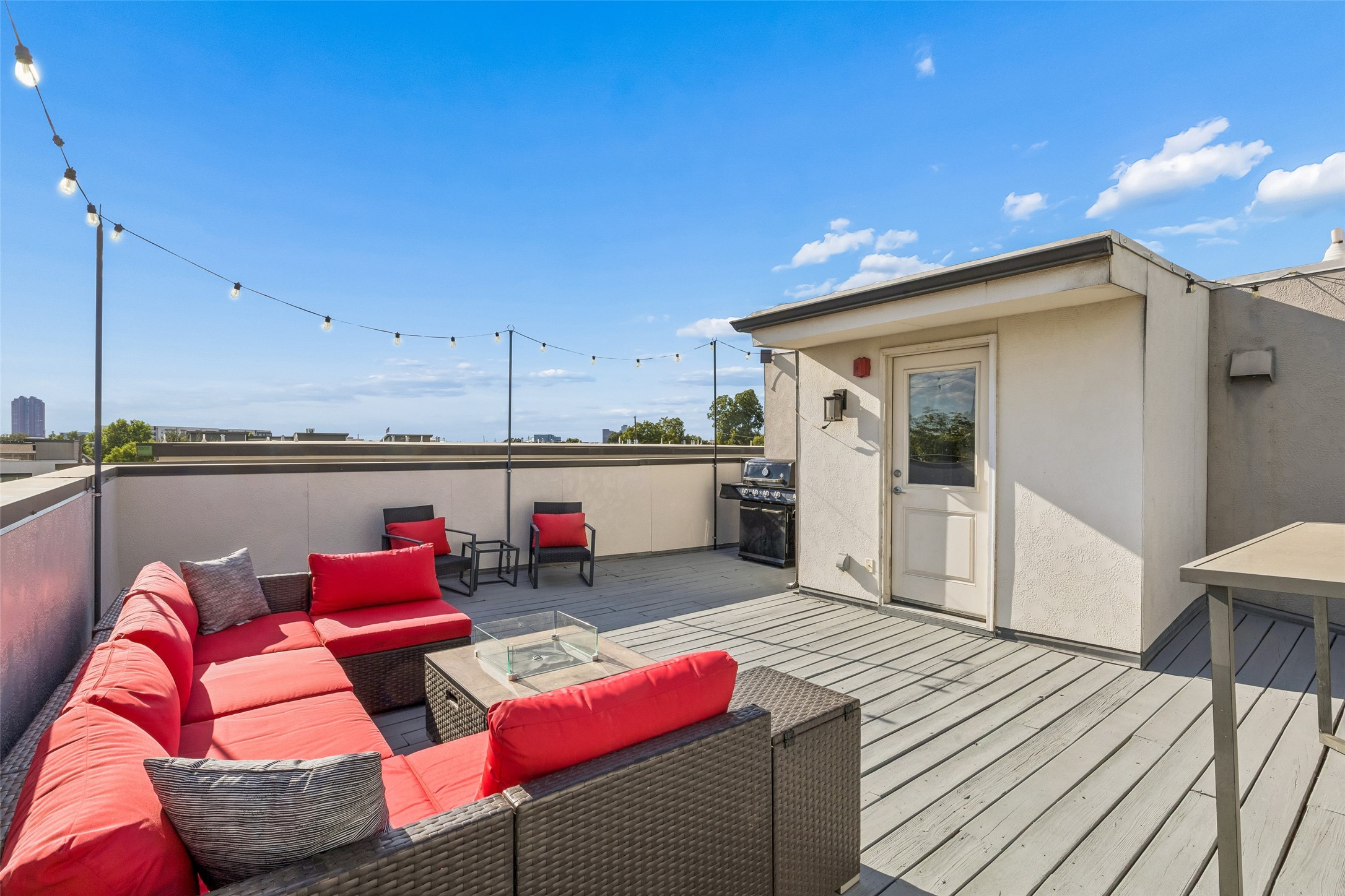 5914 Lindell Avenue 400