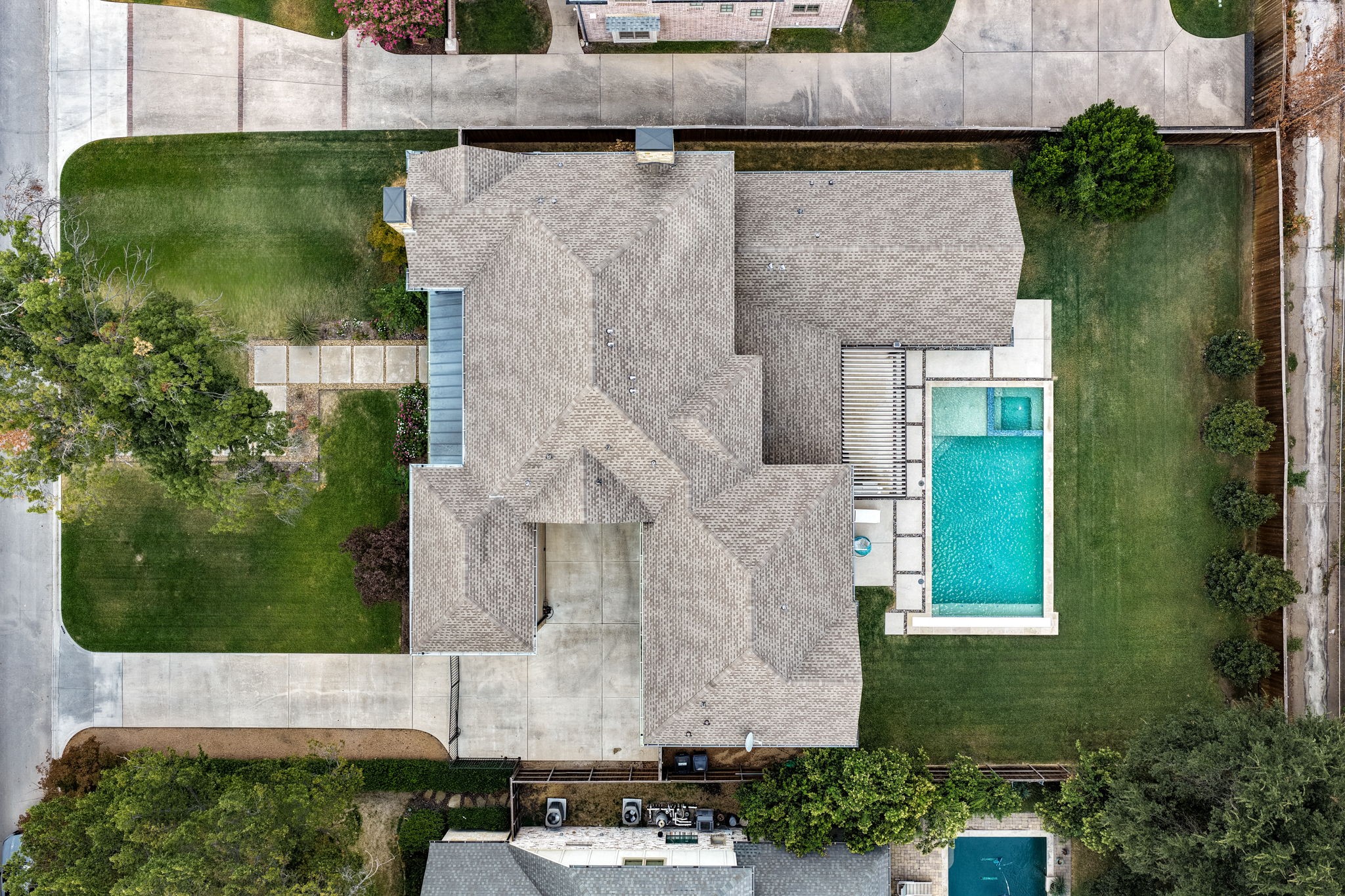 5724 Charlestown Drive