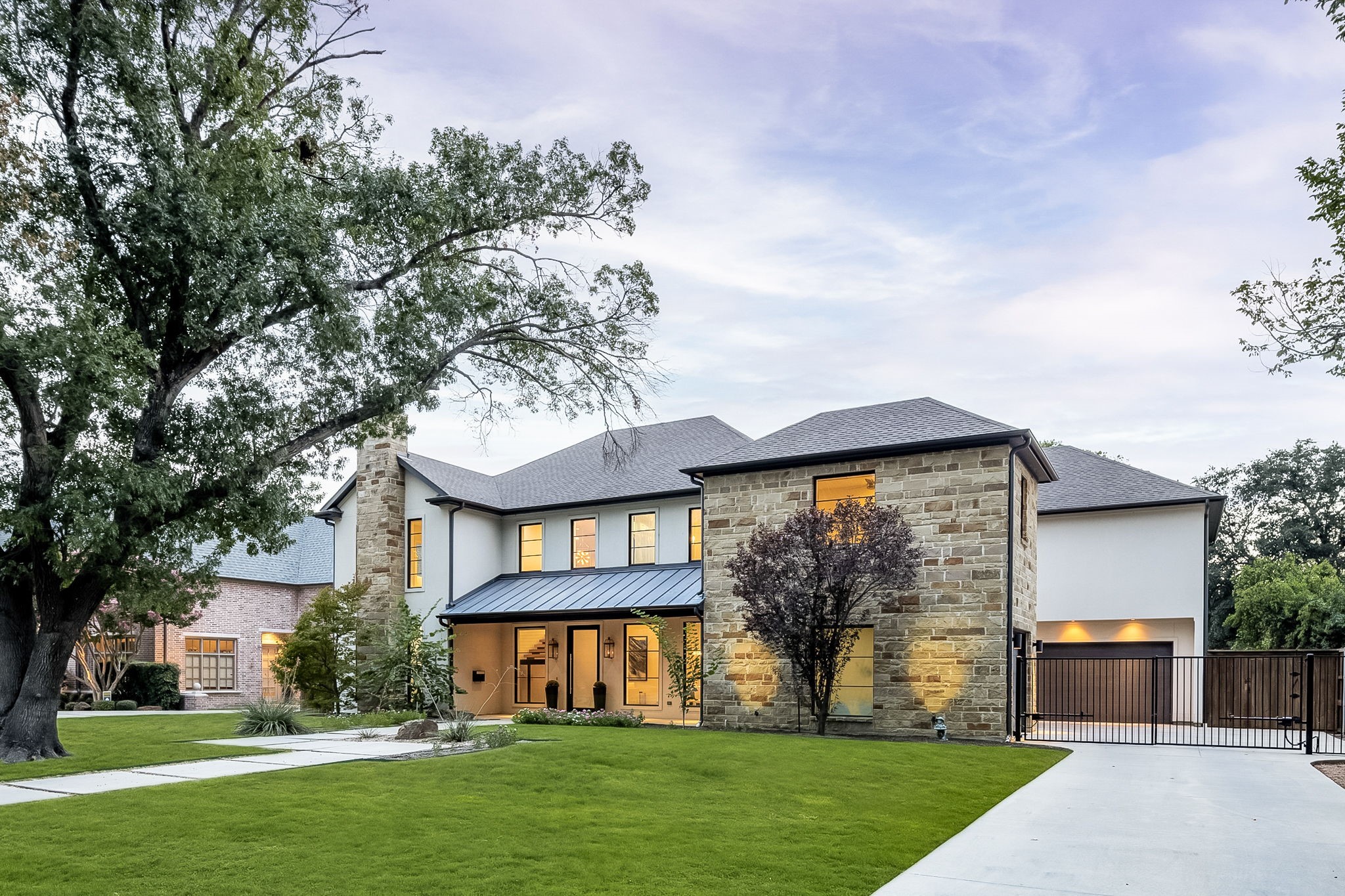 5724 Charlestown Drive