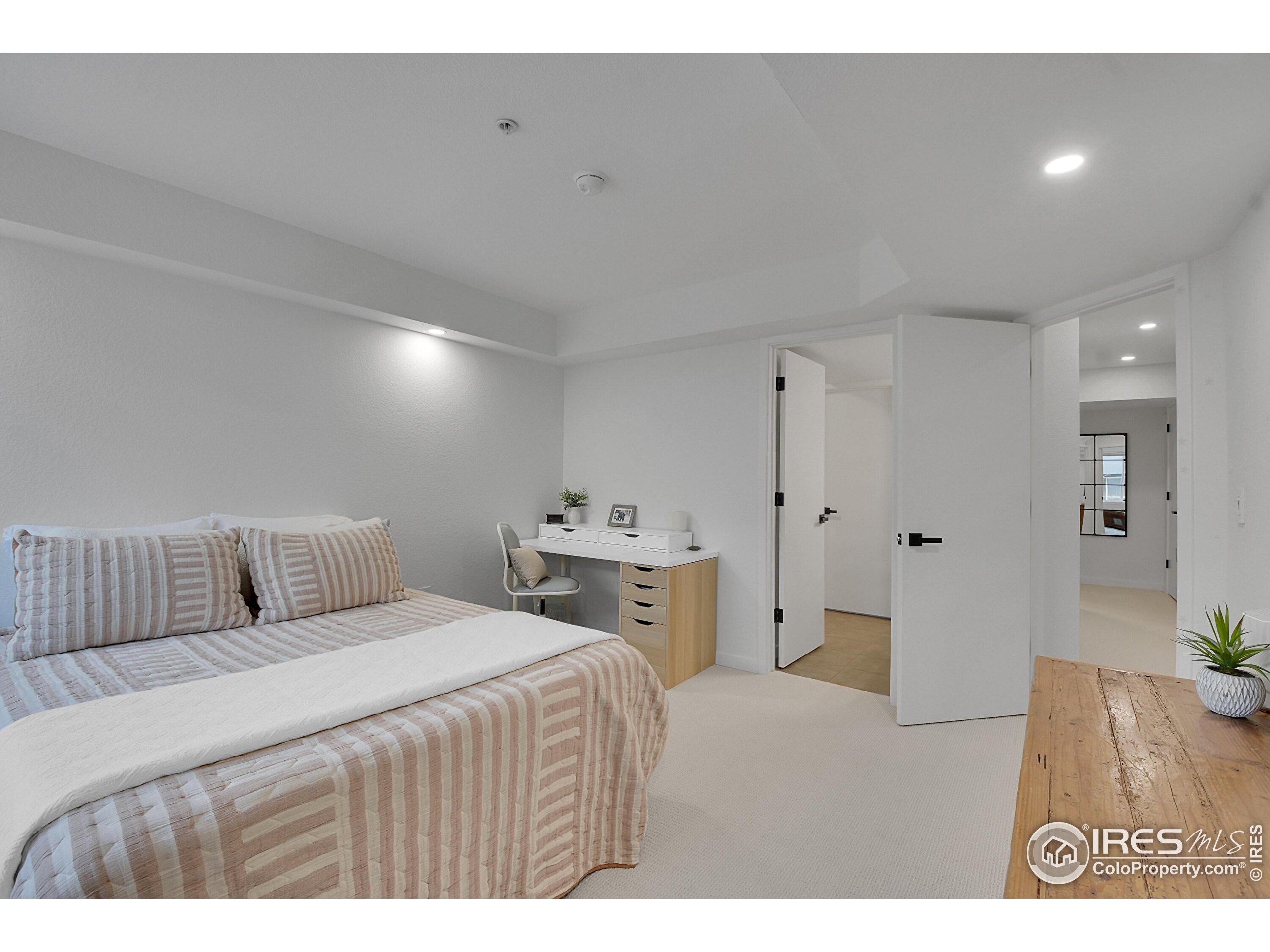 2810 E College Ave 305