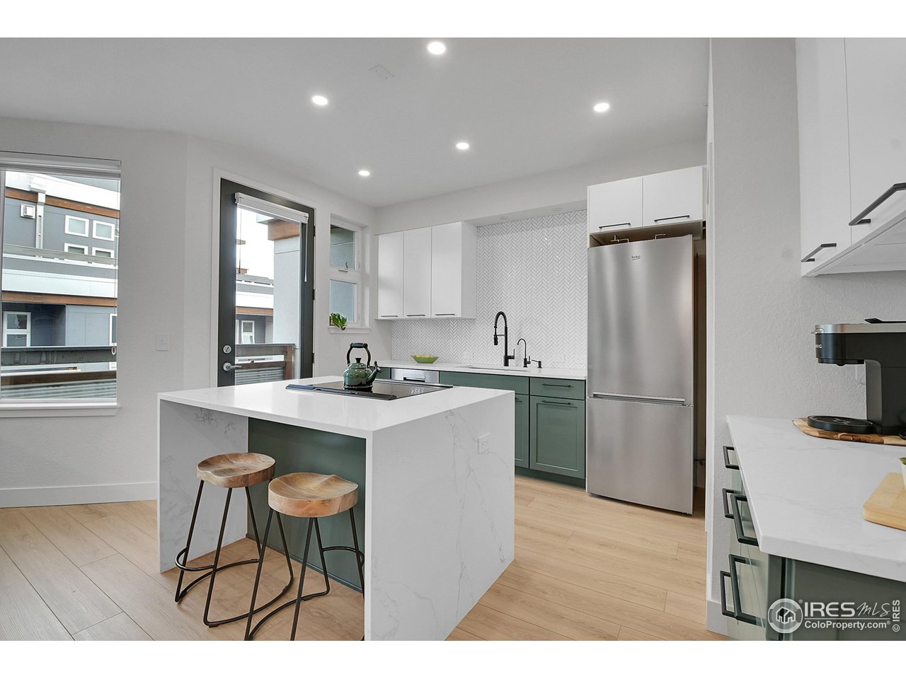 2810 E College Ave 305