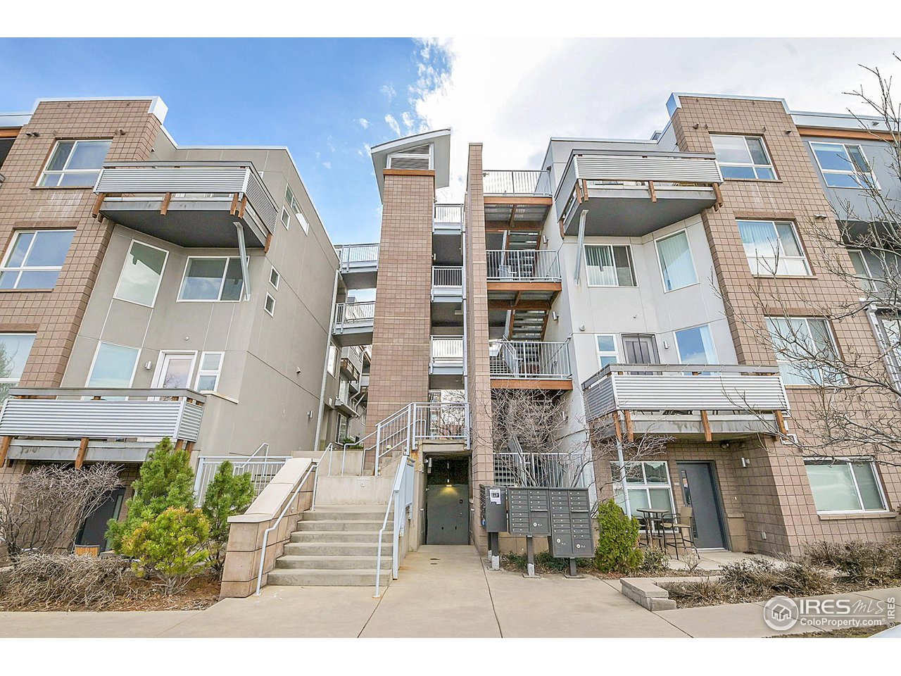 2810 E College Ave 305