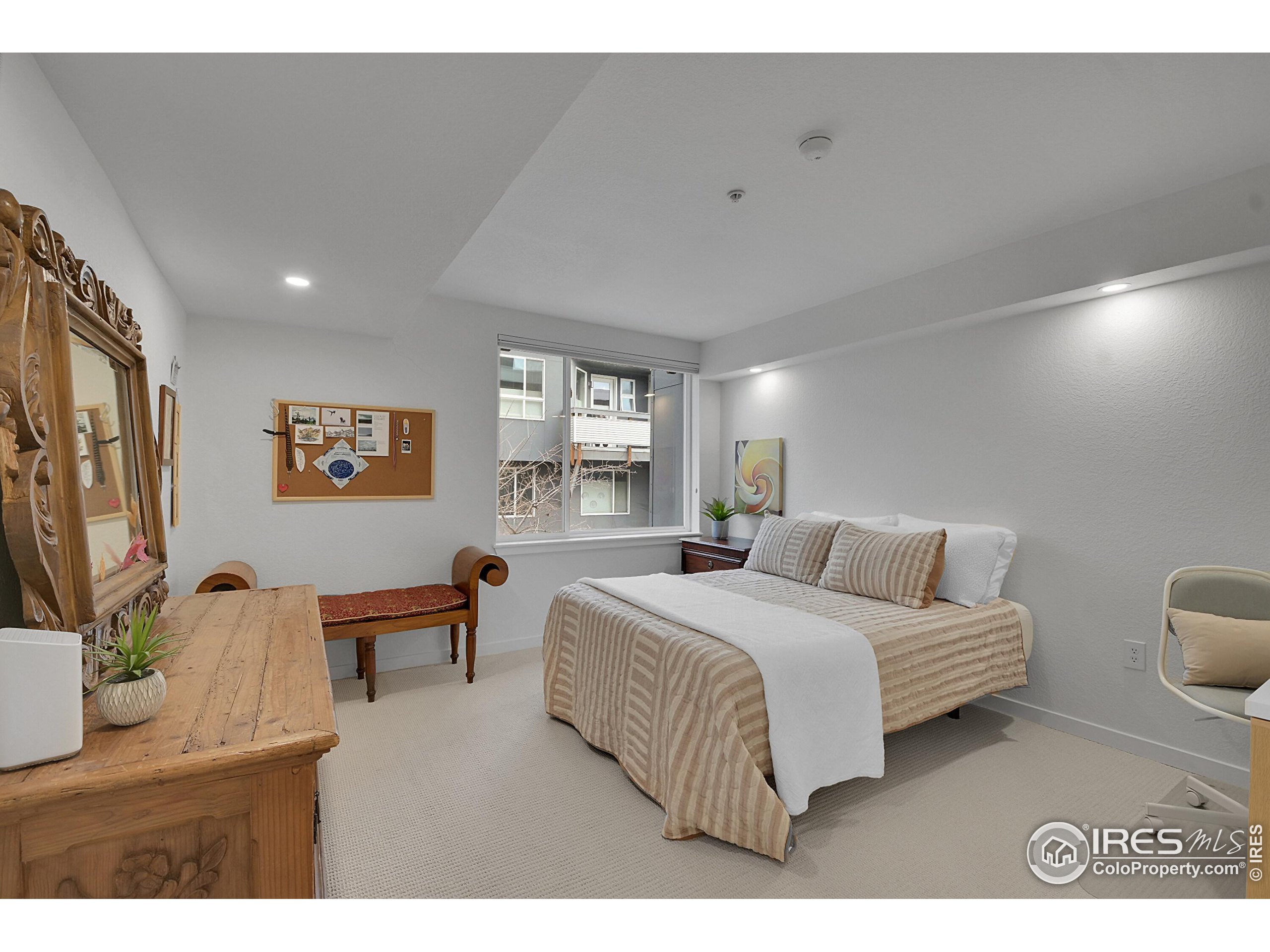 2810 E College Ave 305