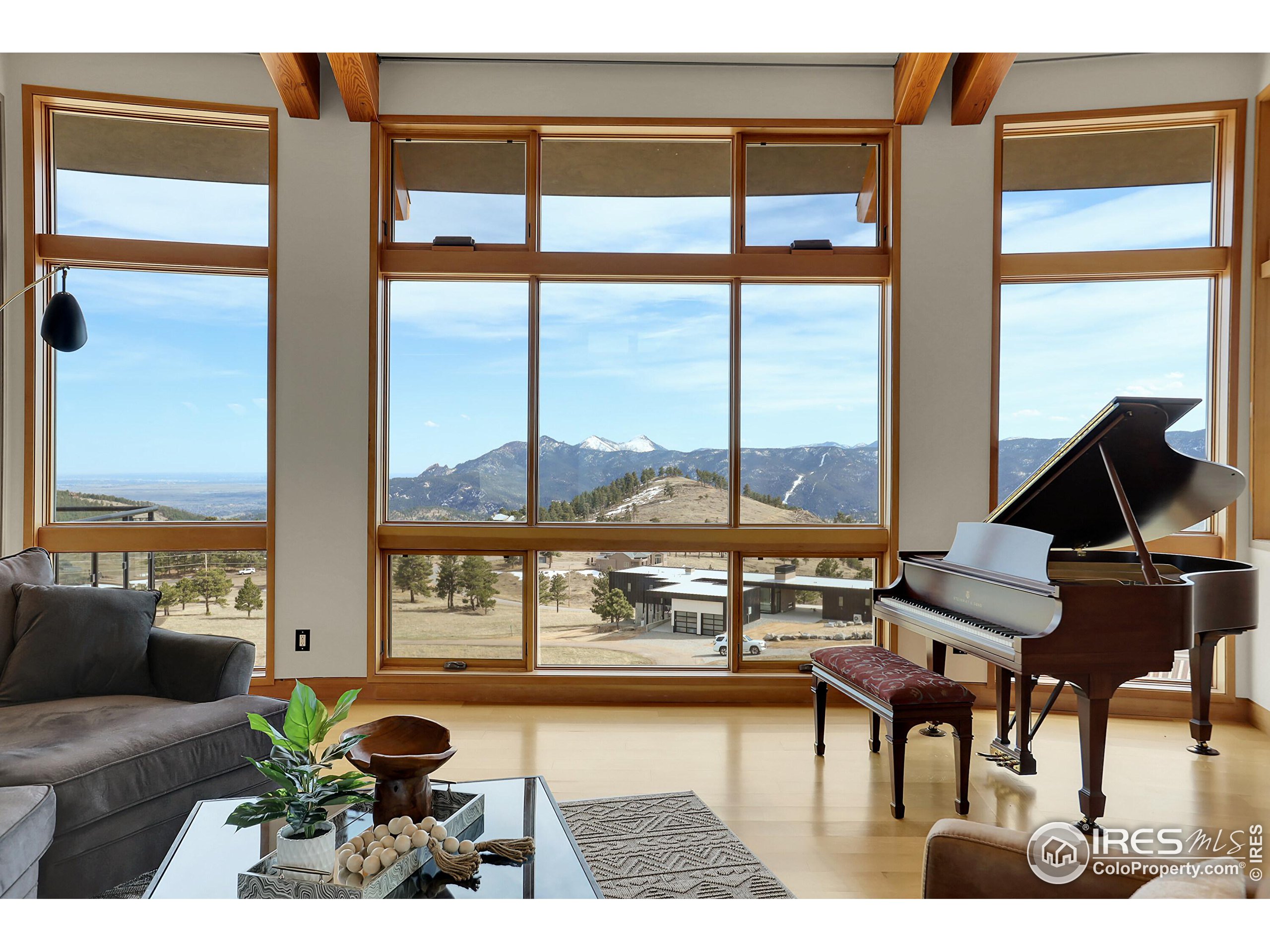 4604 Sunshine Canyon Dr