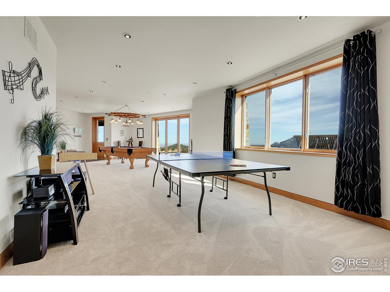 4604 Sunshine Canyon Dr