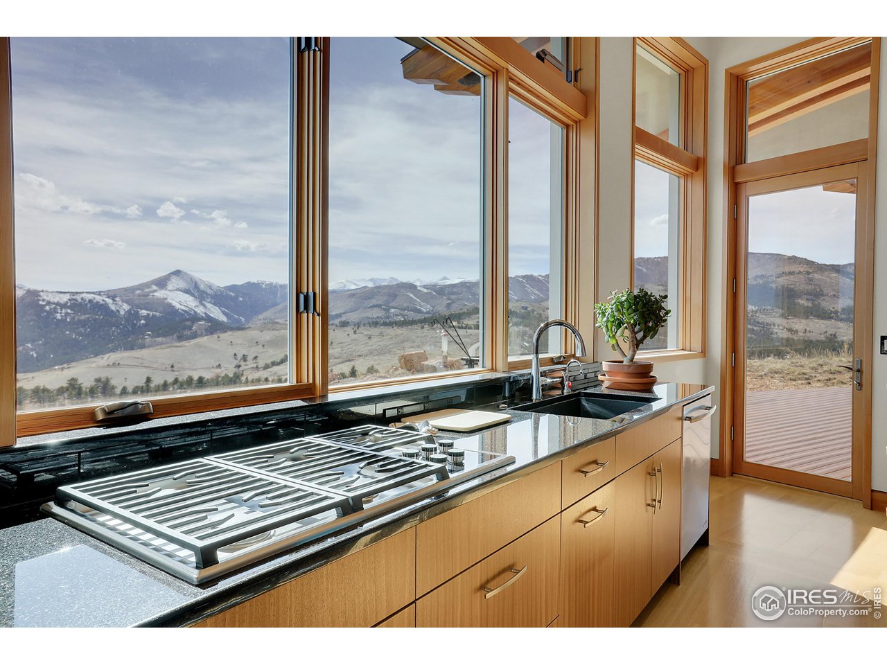 4604 Sunshine Canyon Dr