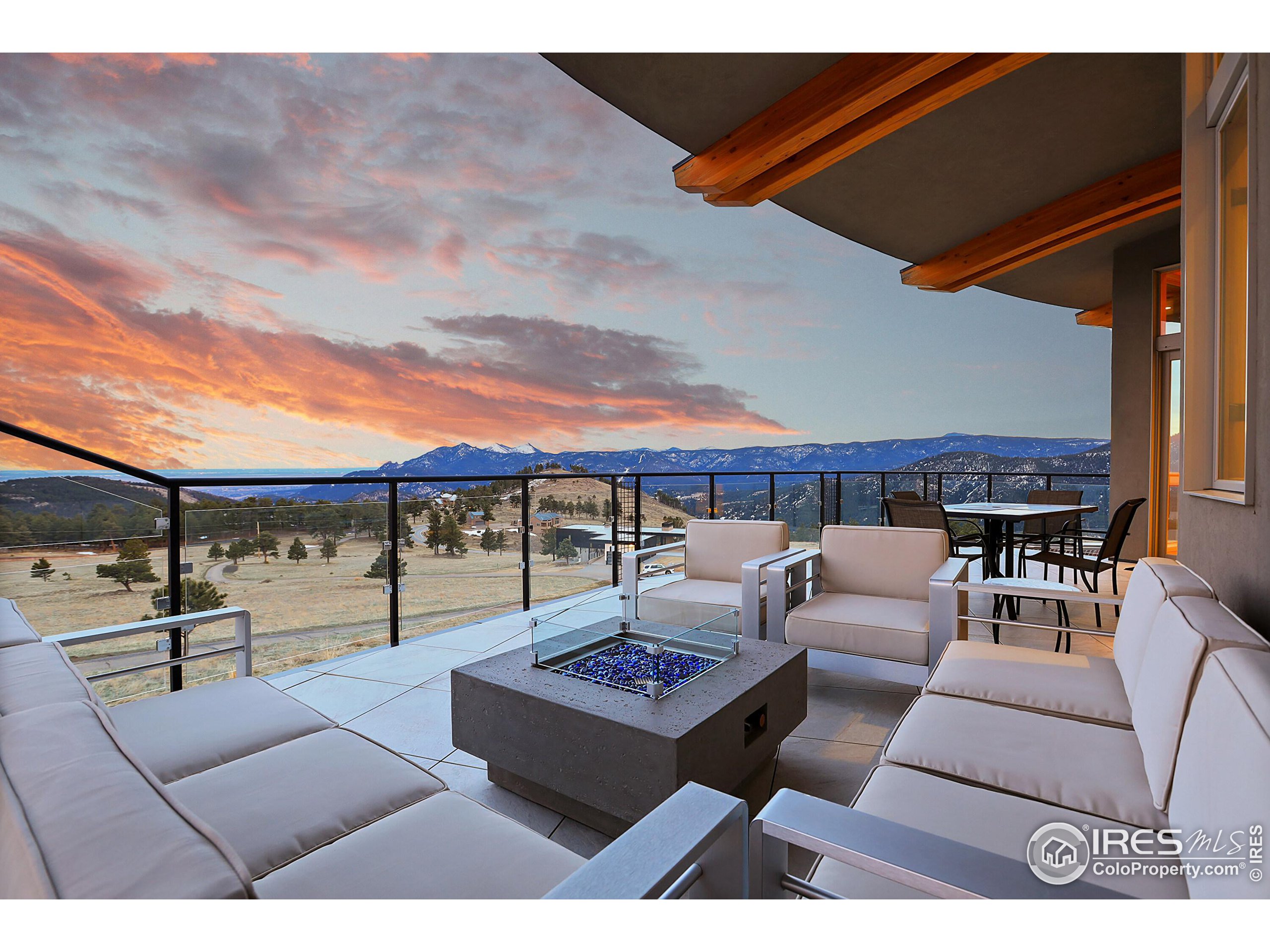 4604 Sunshine Canyon Dr