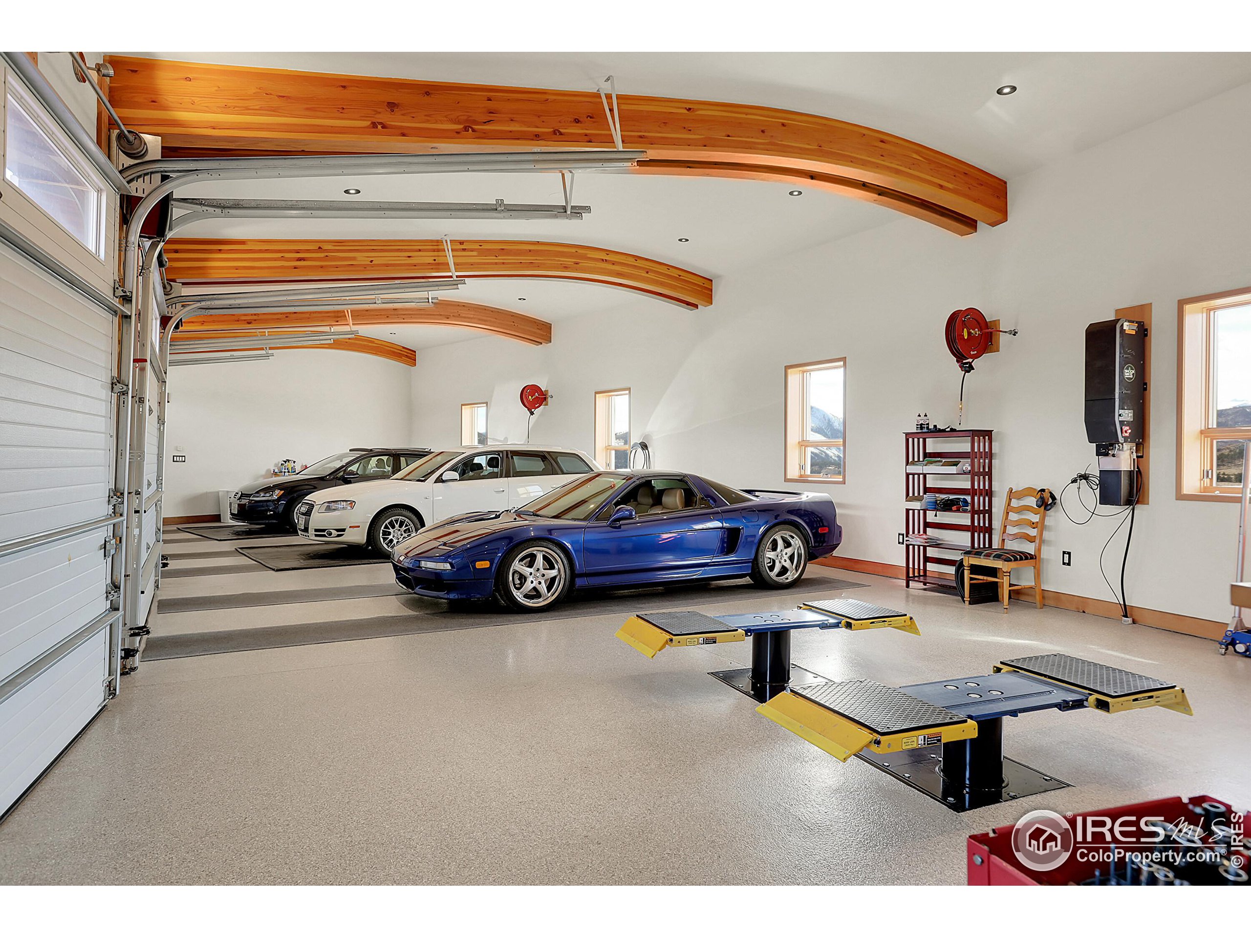 4604 Sunshine Canyon Dr