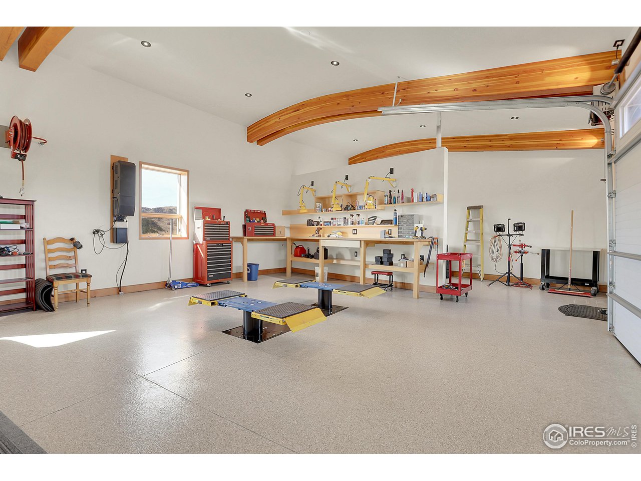 4604 Sunshine Canyon Dr