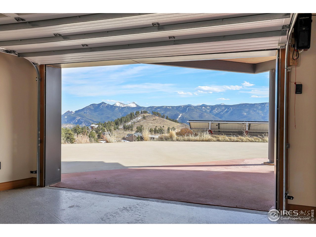 4604 Sunshine Canyon Dr