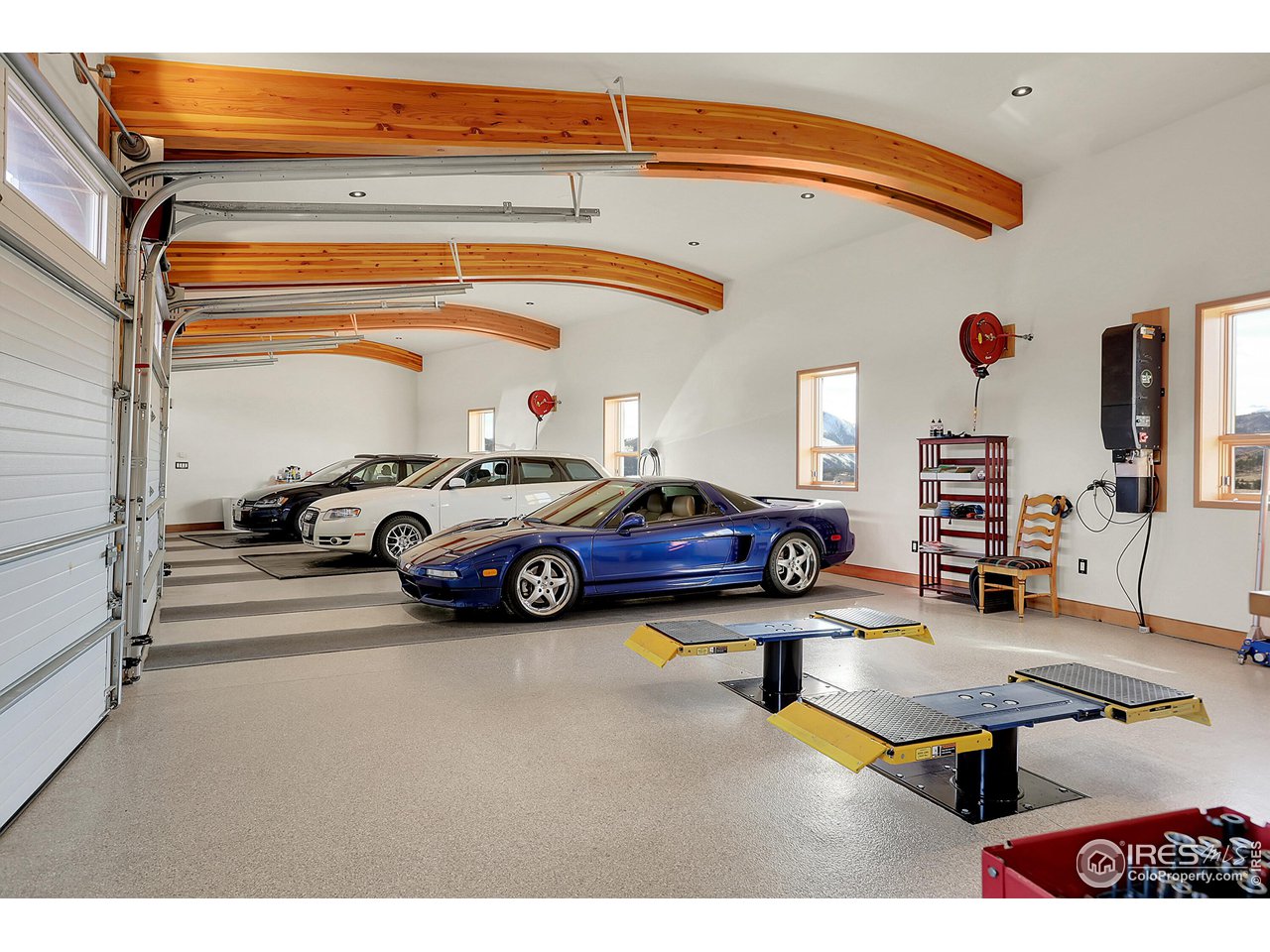 4604 Sunshine Canyon Dr