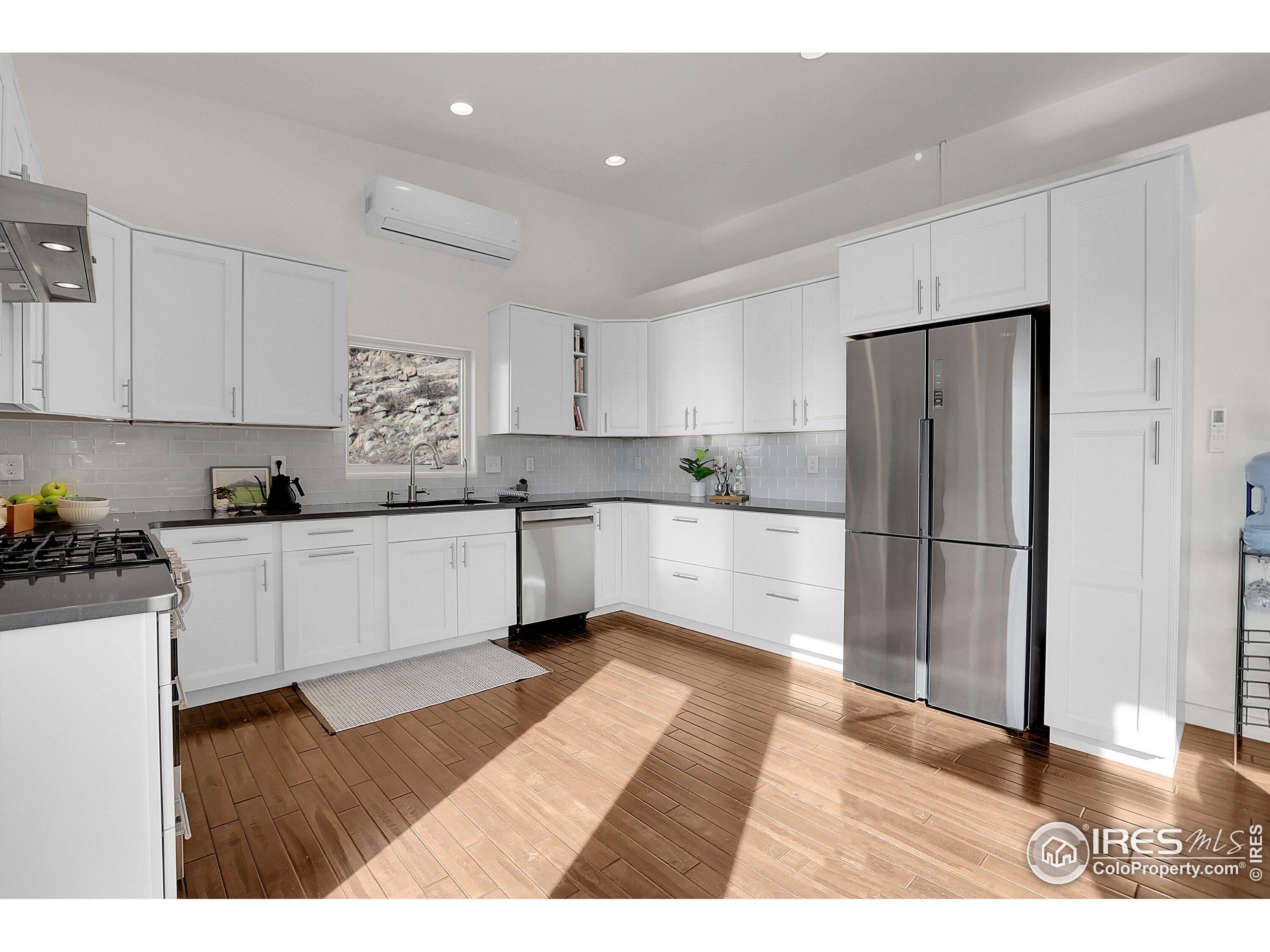 6191 Sunshine Canyon Dr