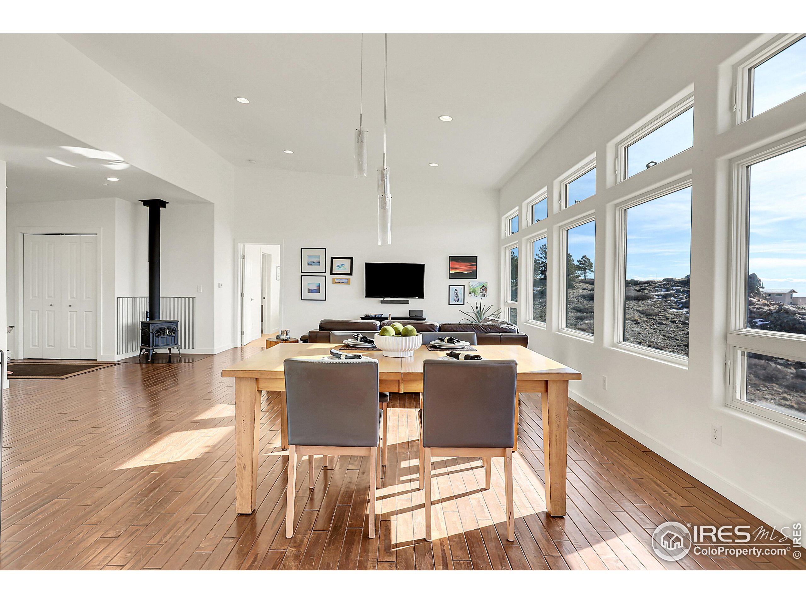 6191 Sunshine Canyon Dr