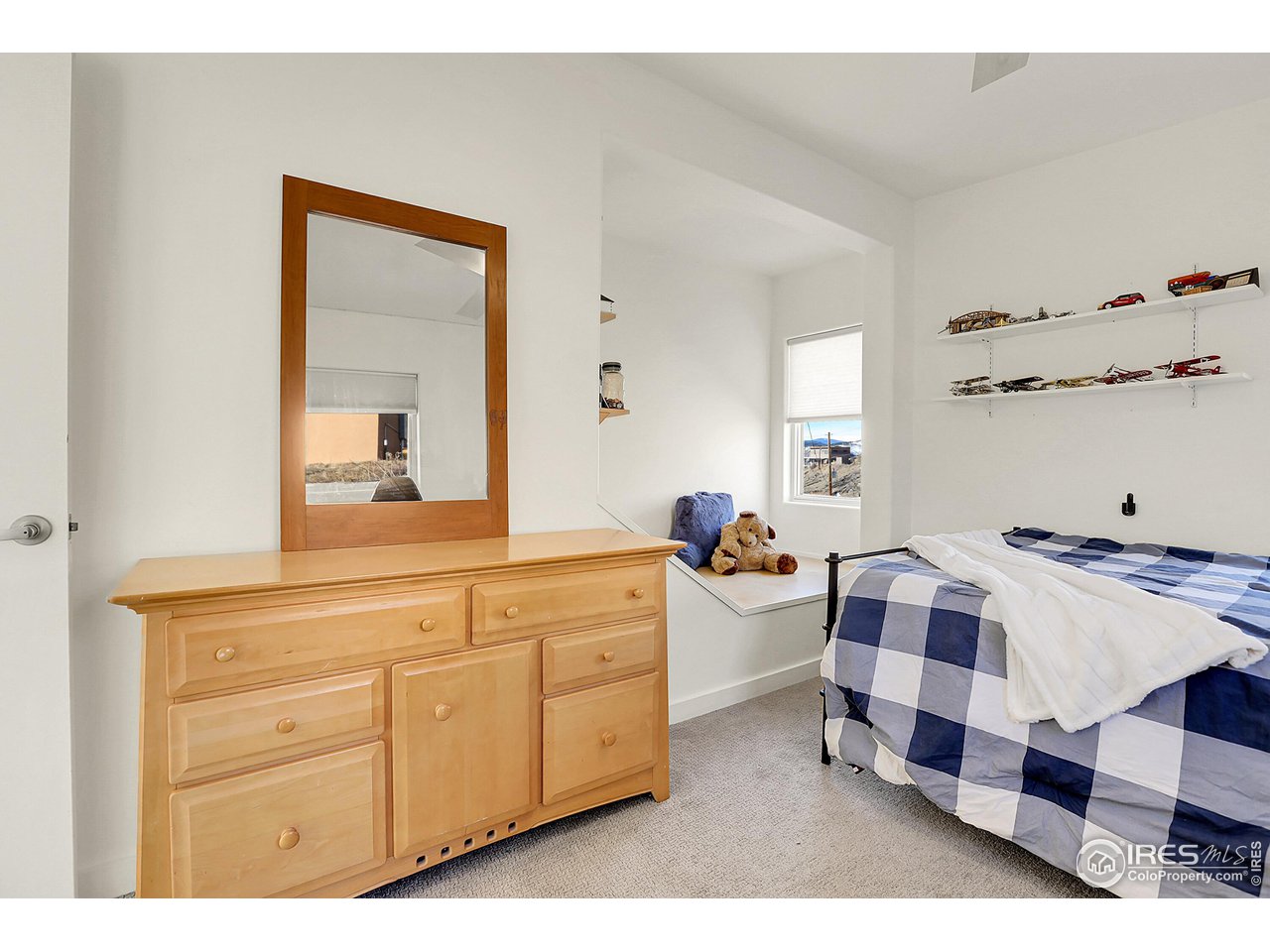 6191 Sunshine Canyon Dr