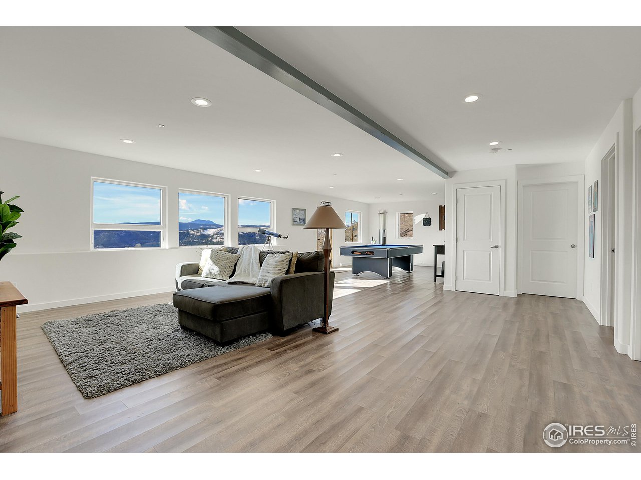 6191 Sunshine Canyon Dr