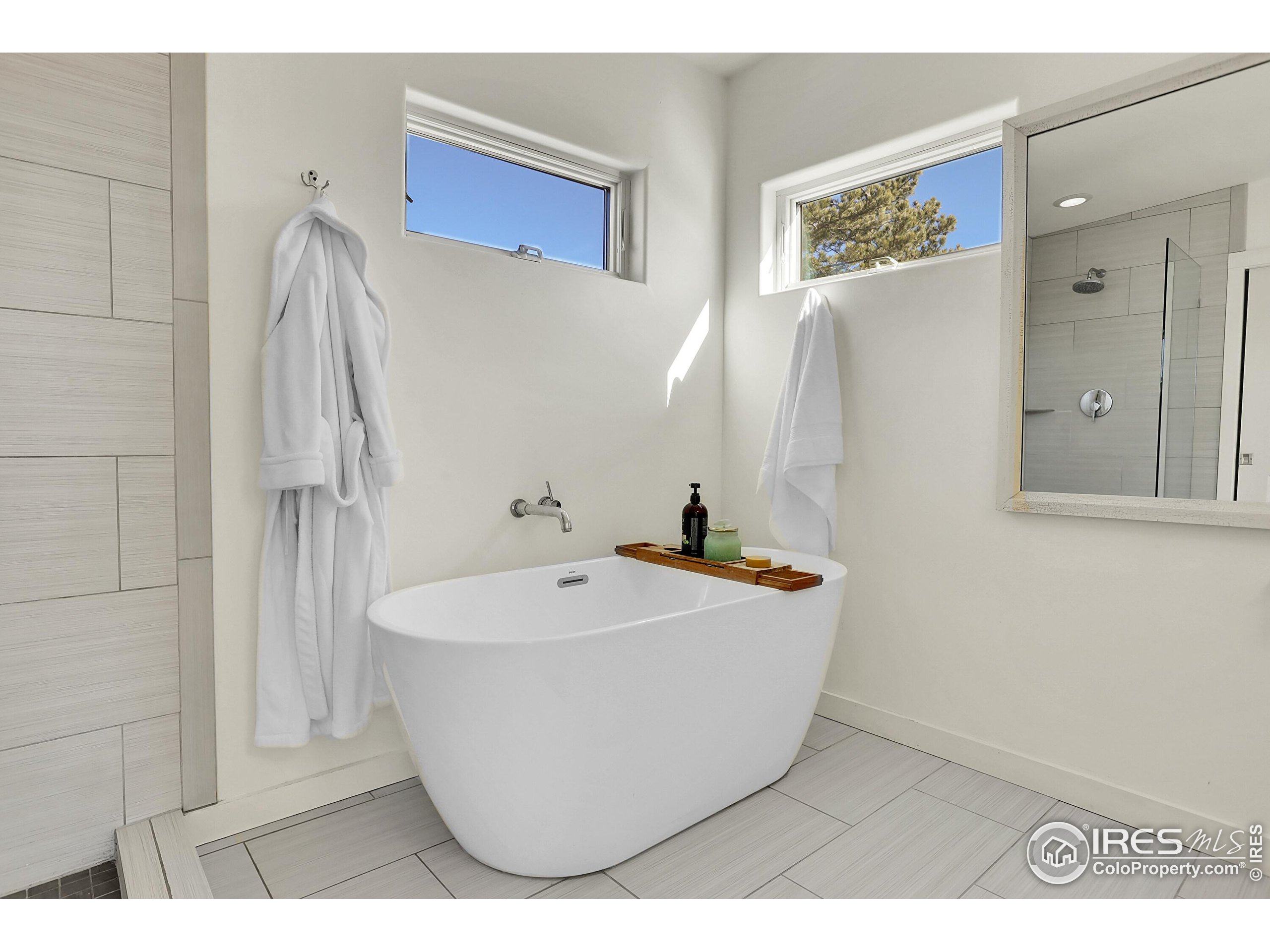 6191 Sunshine Canyon Dr