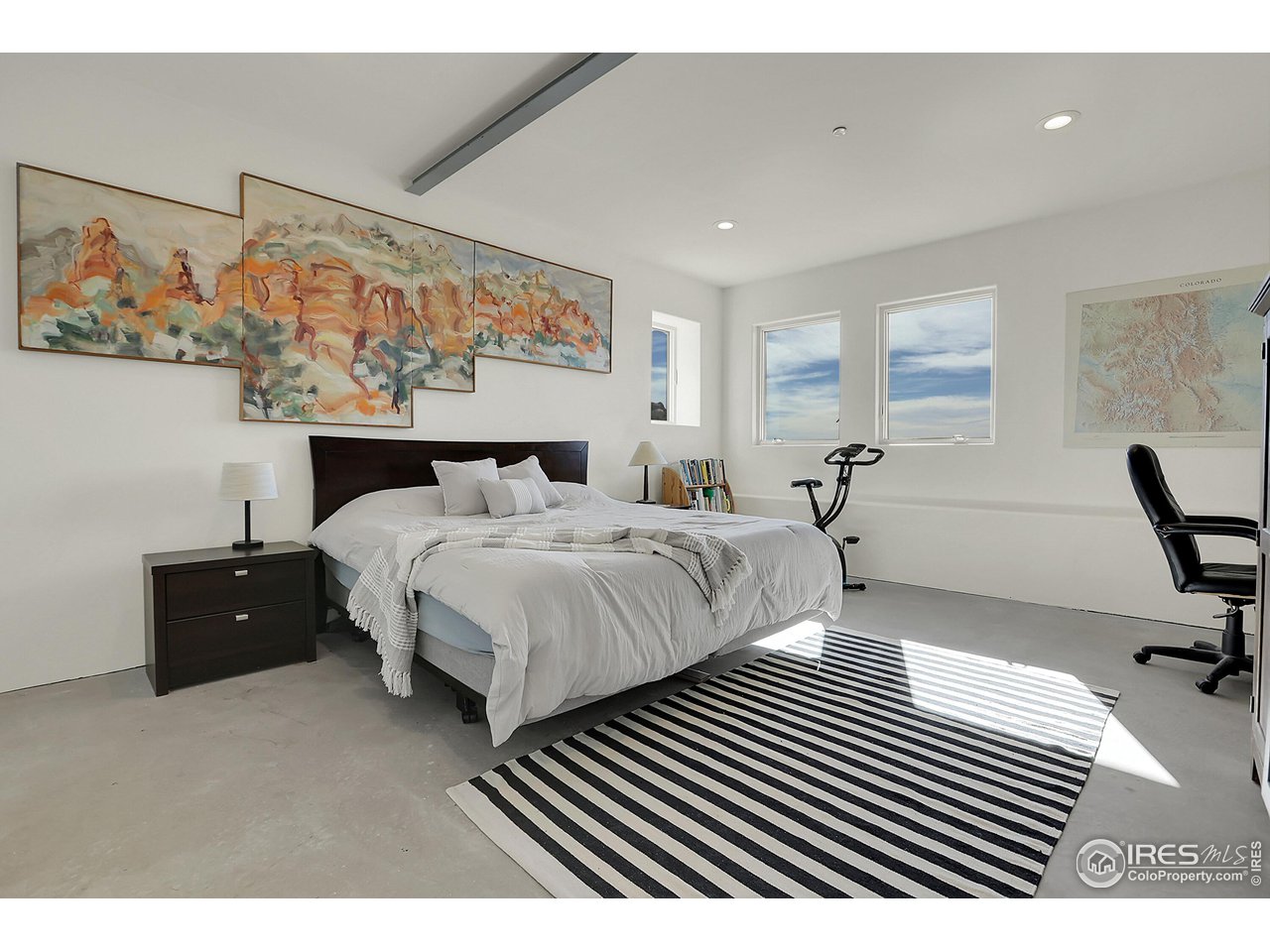 6191 Sunshine Canyon Dr