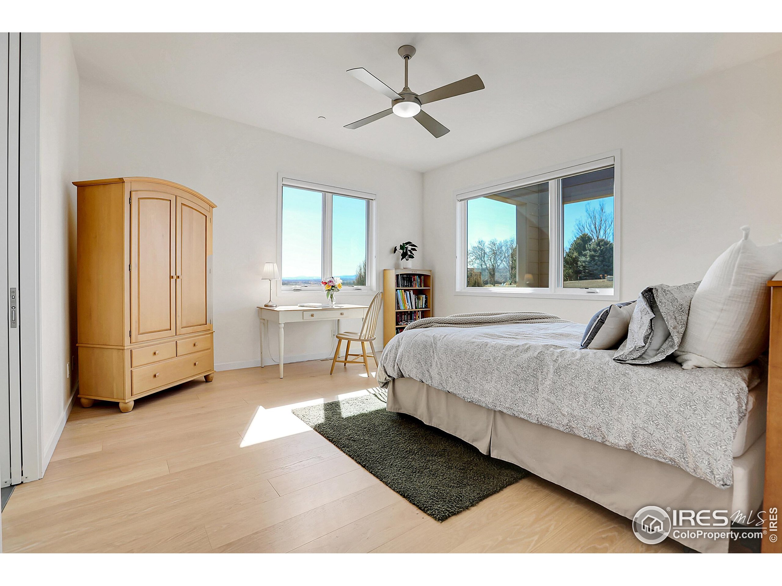 11251 Lookout Dr