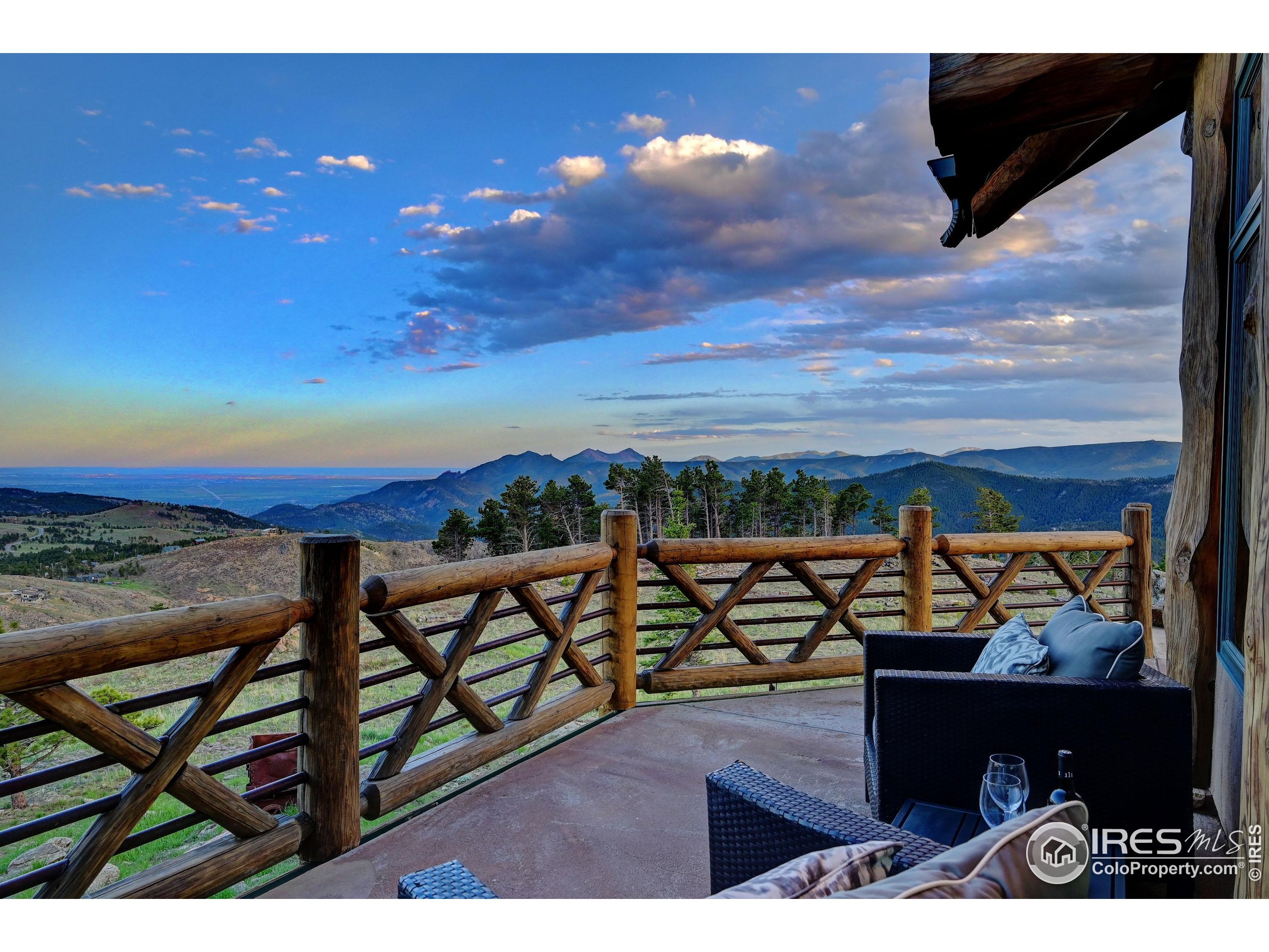 6553 Sunshine Canyon Dr