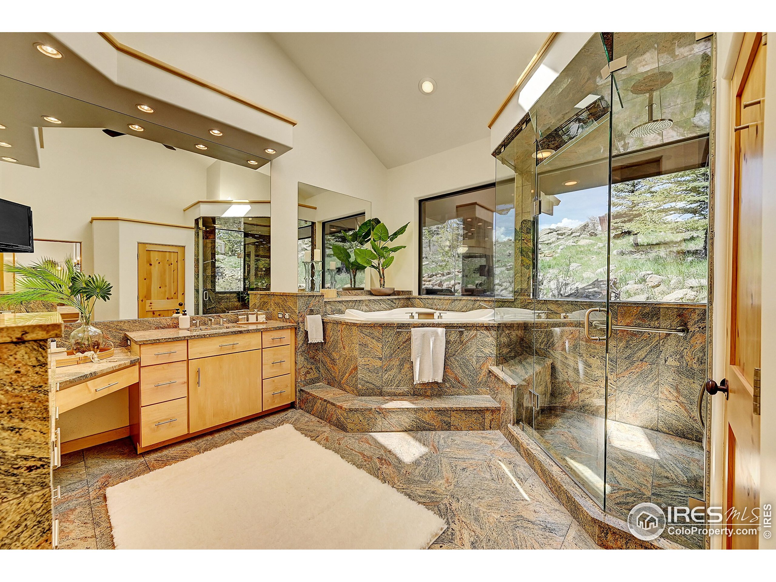 6553 Sunshine Canyon Dr