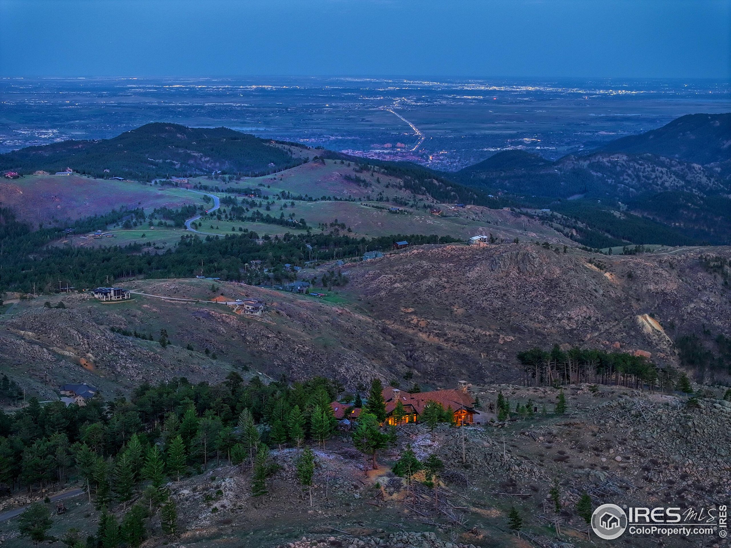 6553 Sunshine Canyon Dr