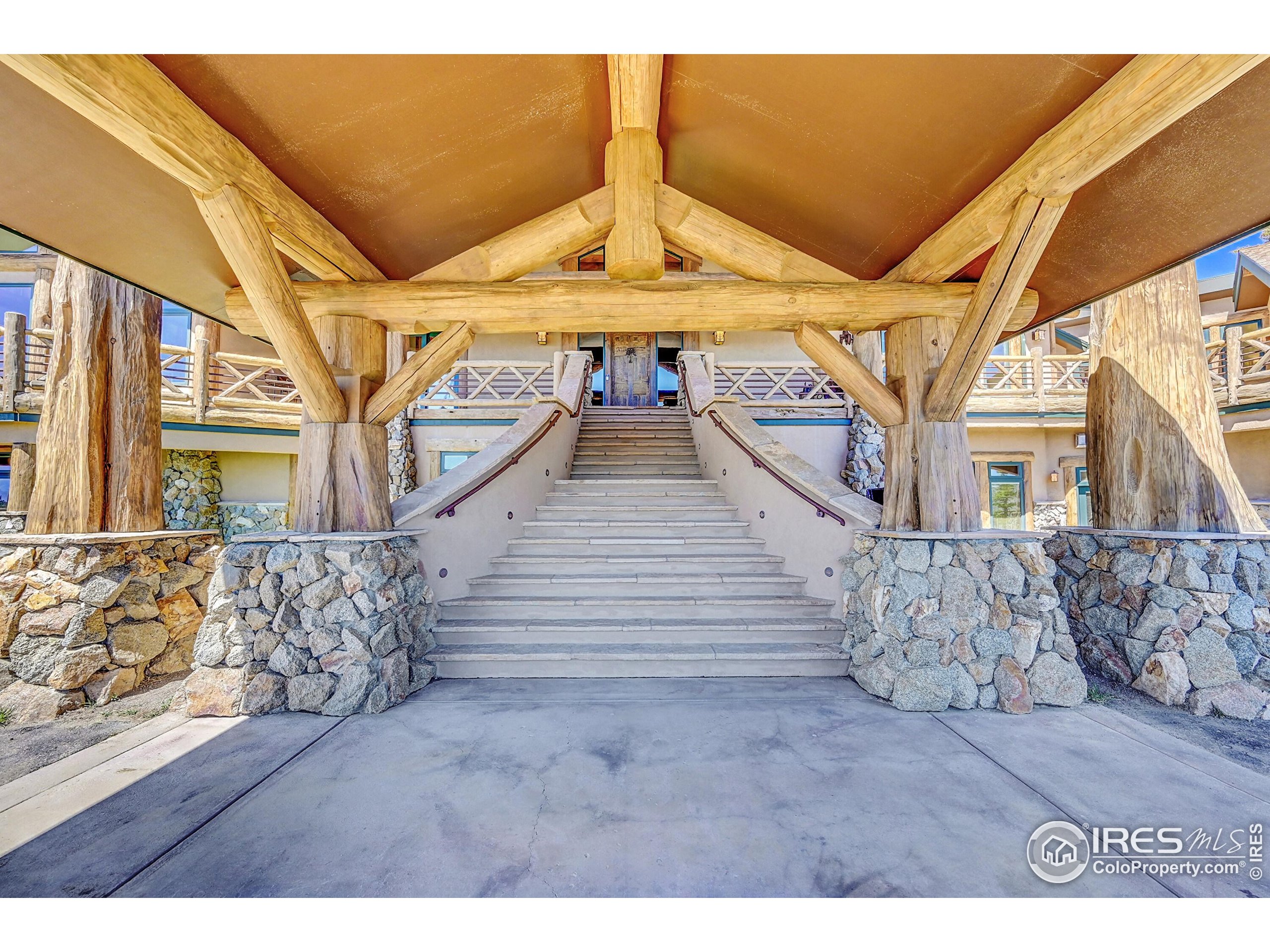 6553 Sunshine Canyon Dr