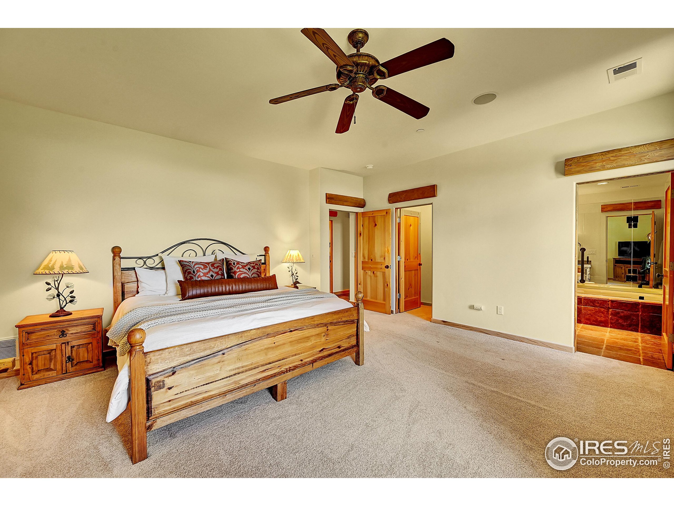 6553 Sunshine Canyon Dr