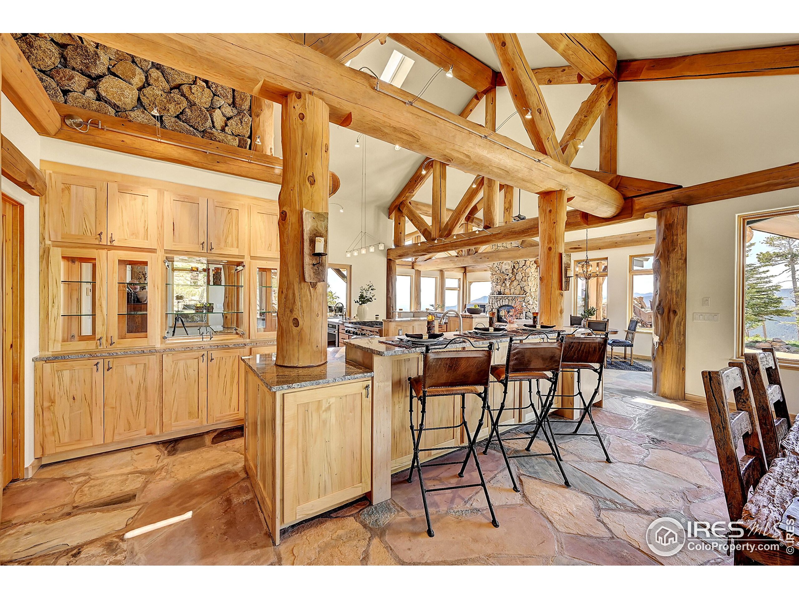 6553 Sunshine Canyon Dr