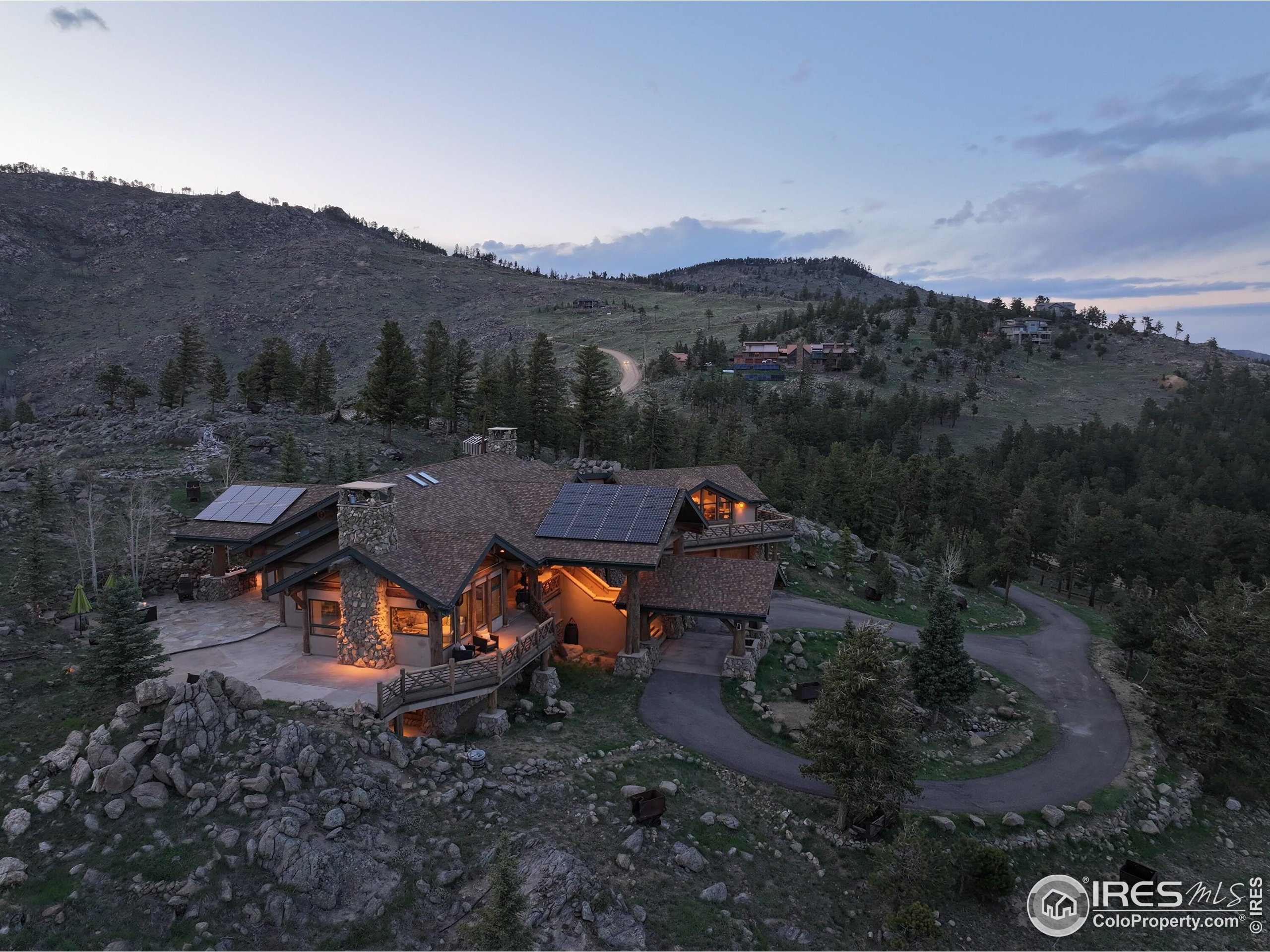 6553 Sunshine Canyon Dr