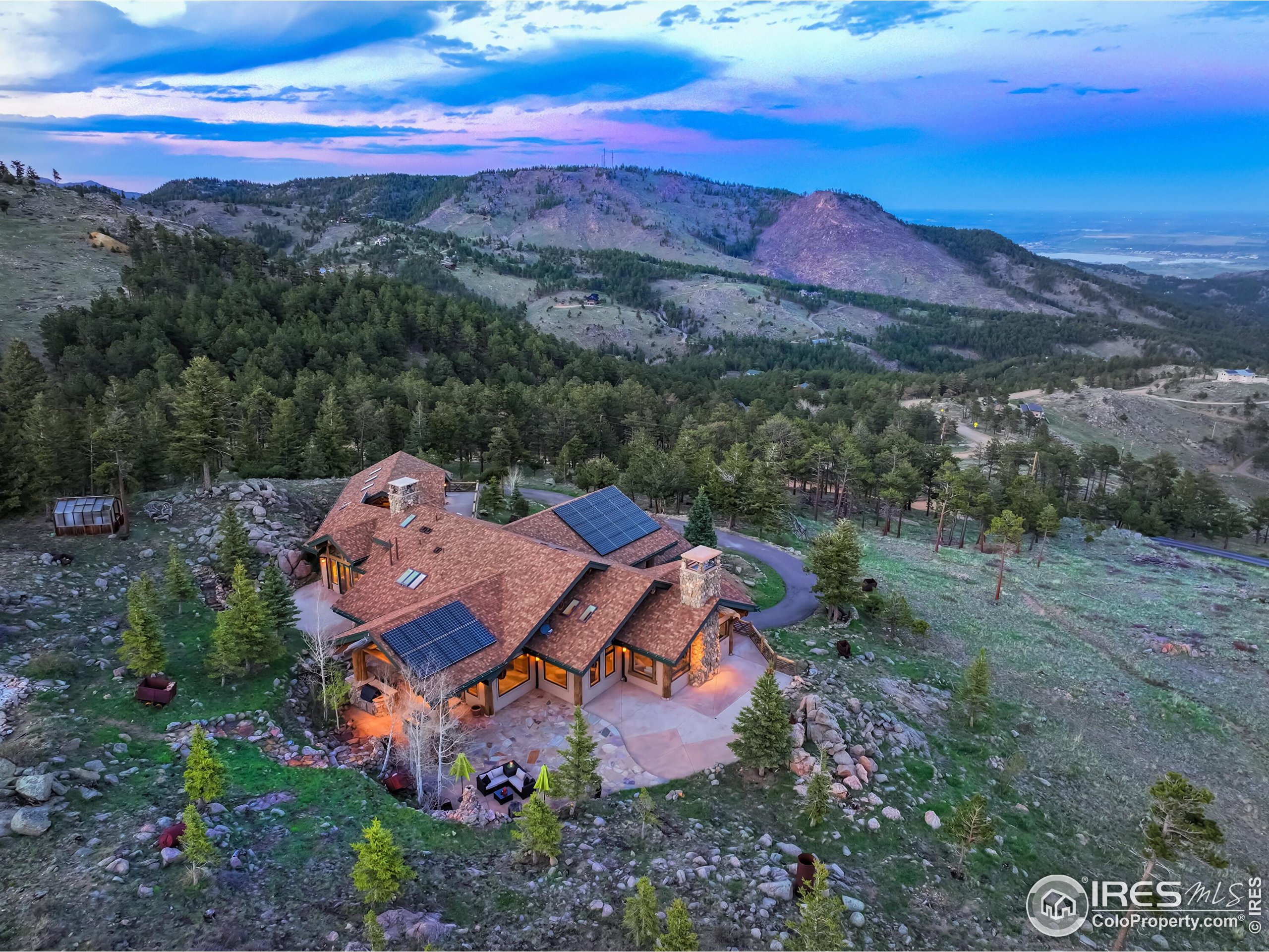 6553 Sunshine Canyon Dr