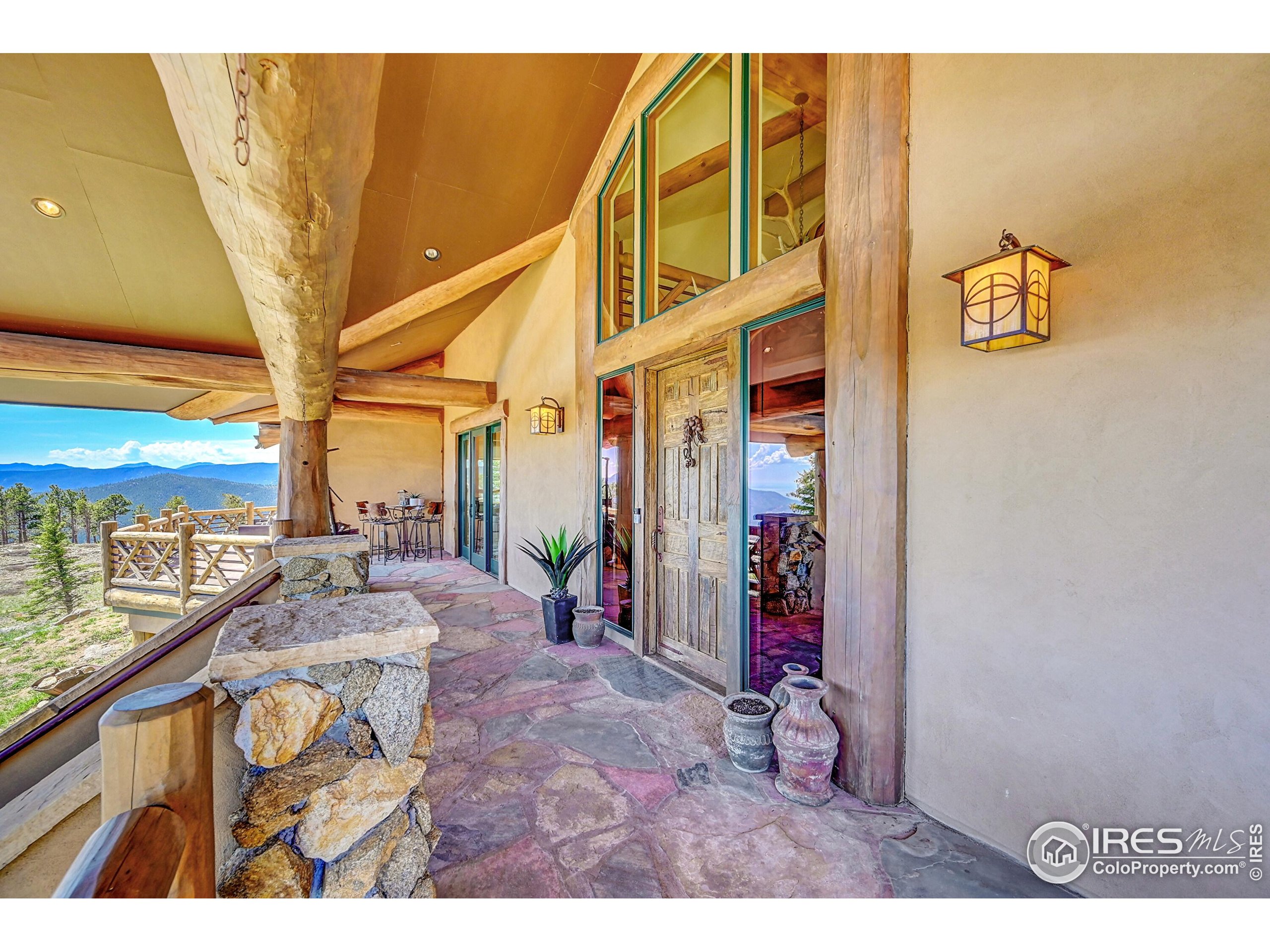 6553 Sunshine Canyon Dr