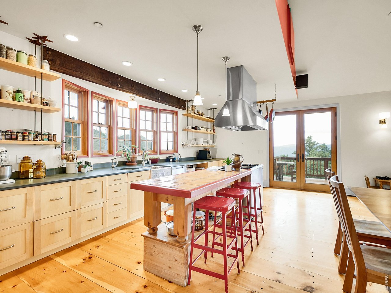 1689 County Road 83